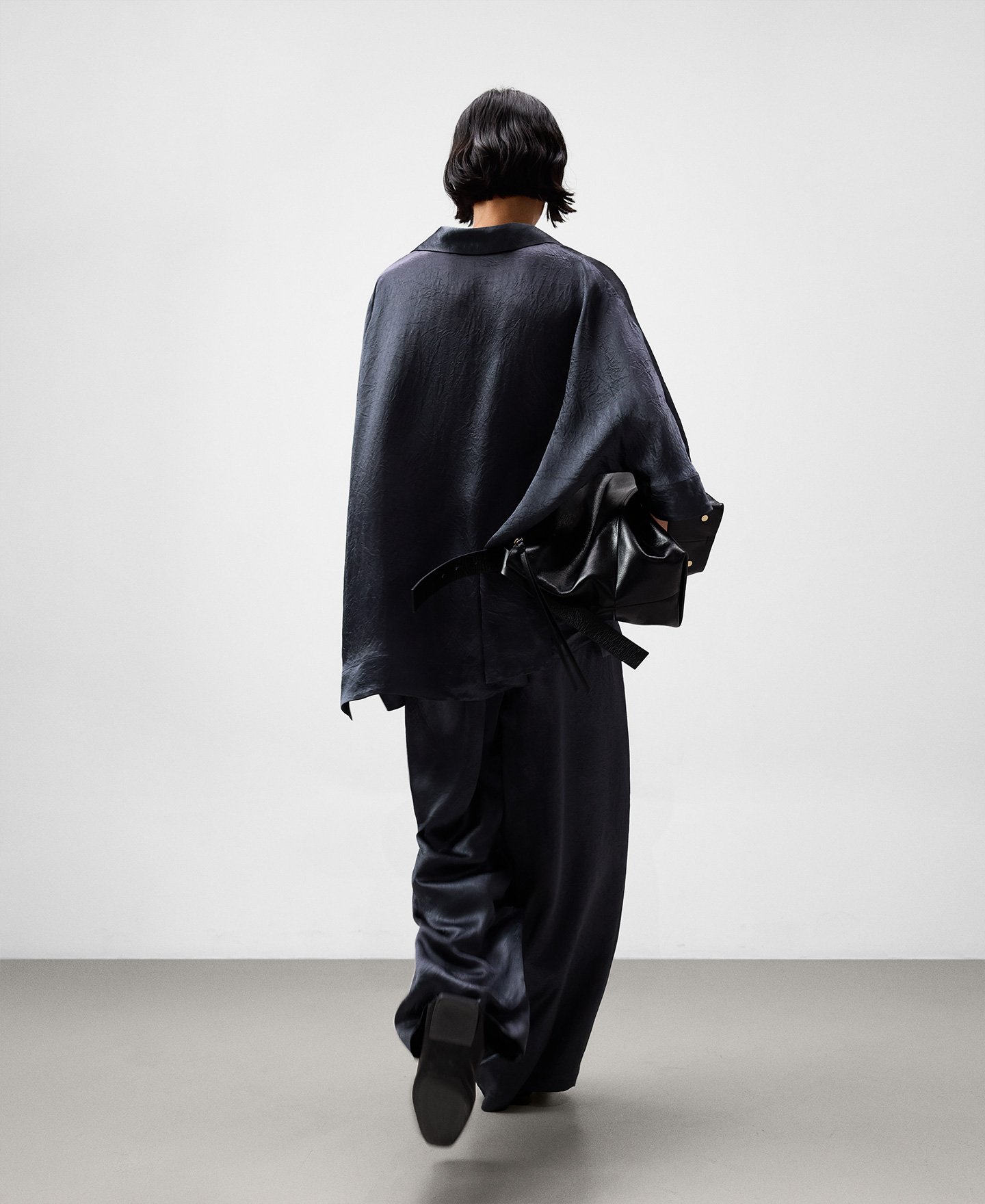Satin pyjama trousers woman image number 2