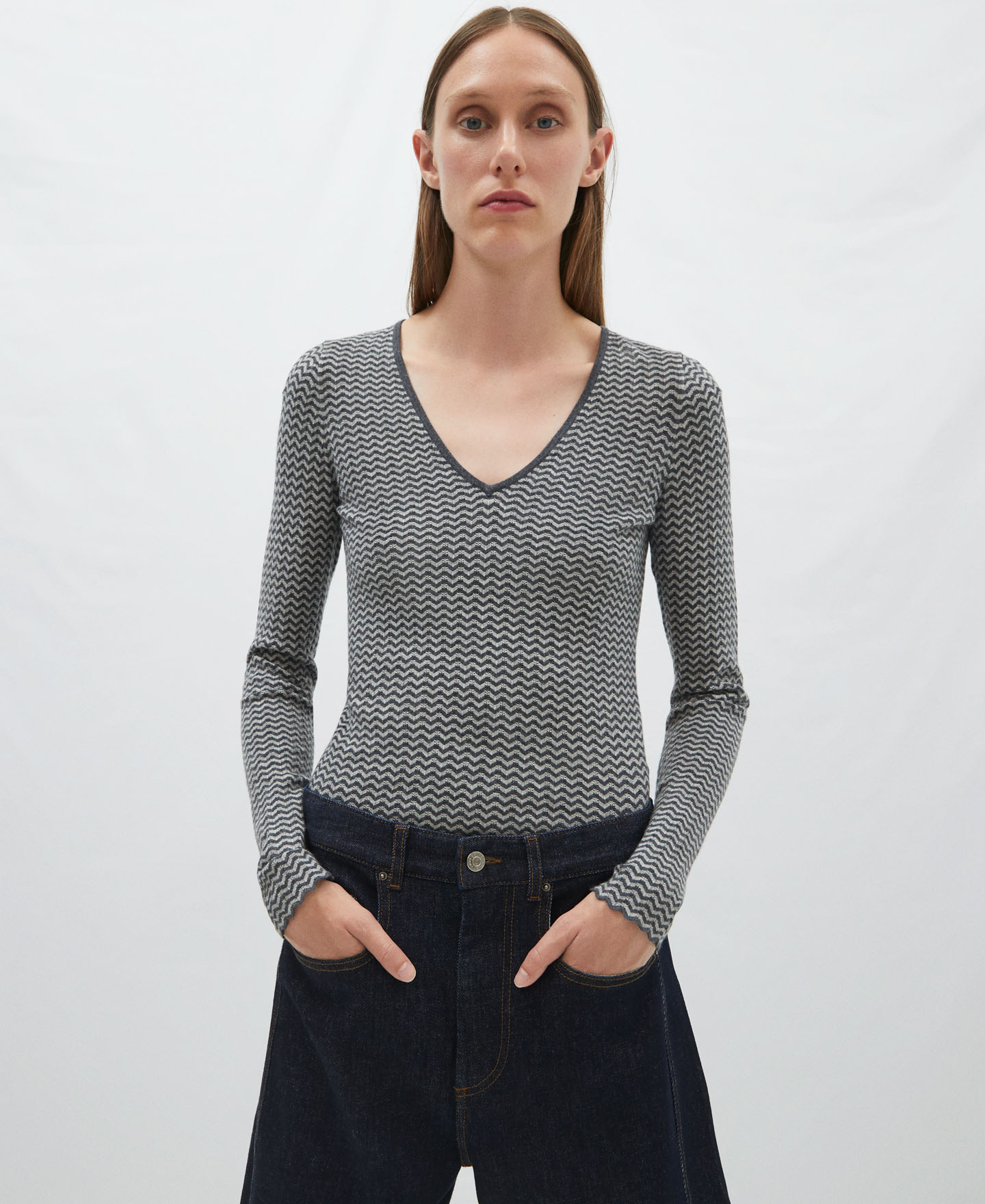 V-neck herringbone jacquard sweater image number 0