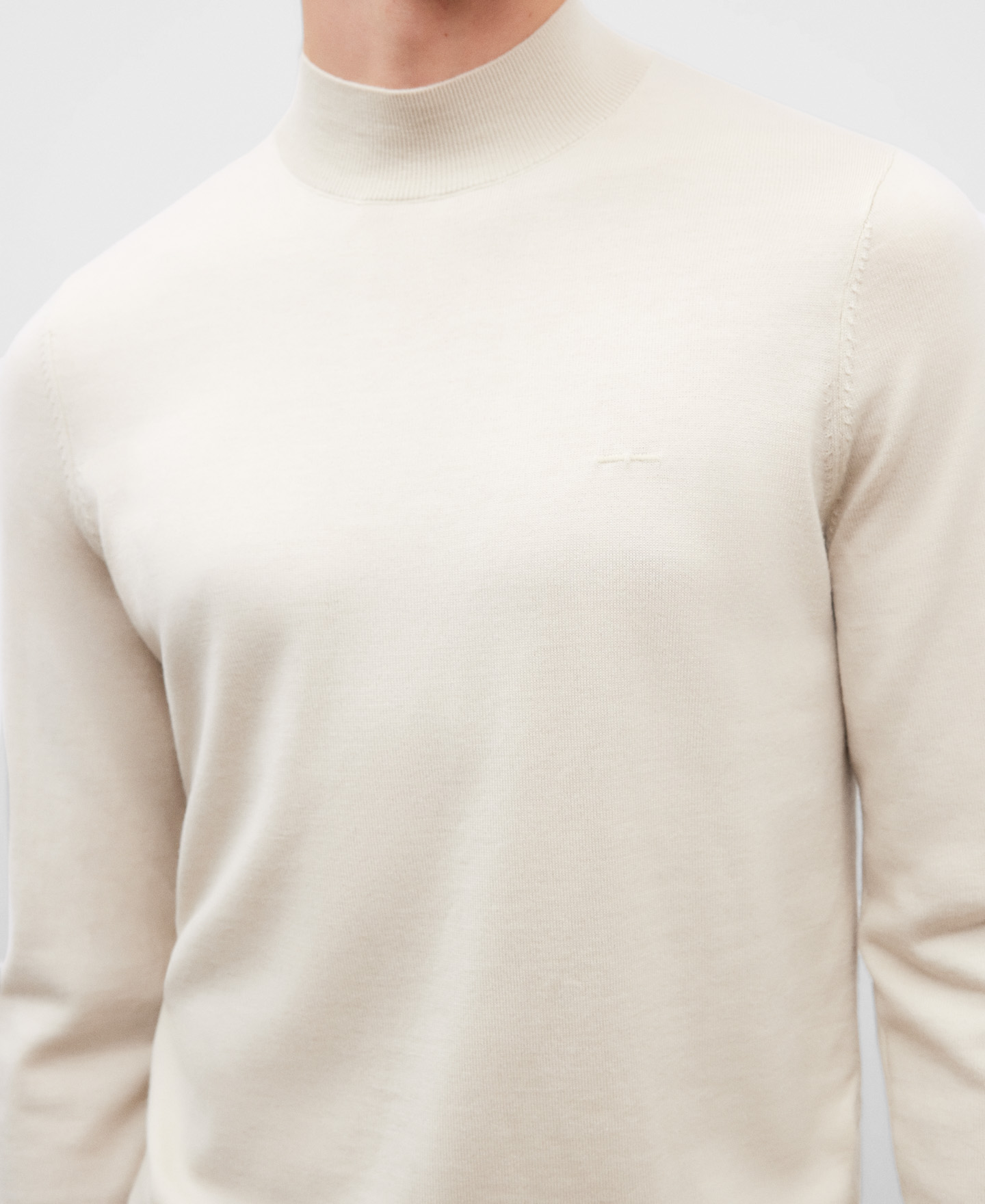Merino wool perkins collar sweater men image number 3