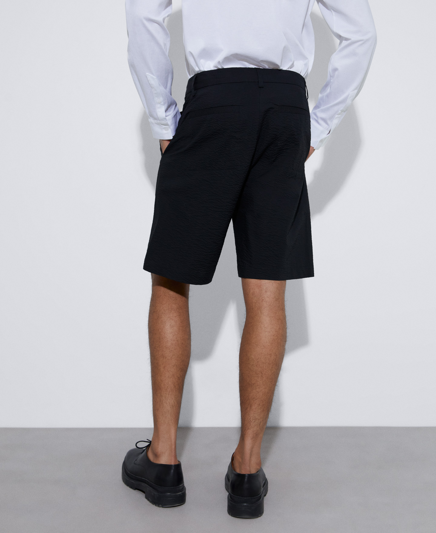 Cotton seersucker Bermuda shorts image number 2