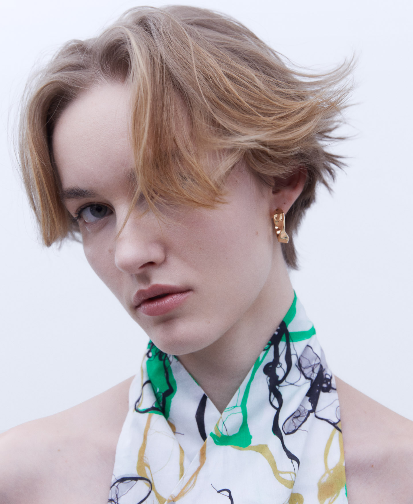 Halterneck printed dress image number 3