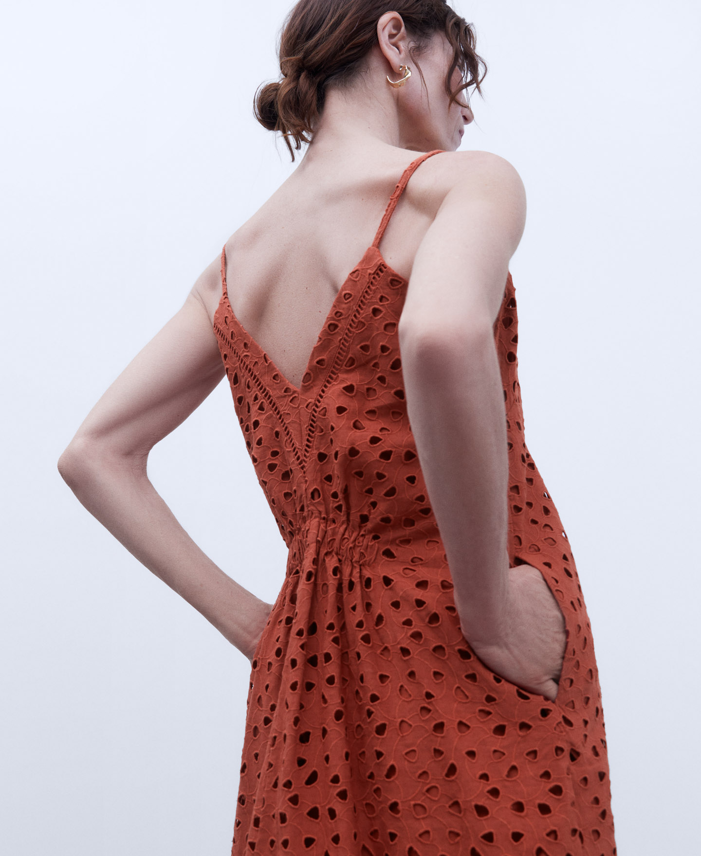 Vestido escote pico en lino algodón image number 3