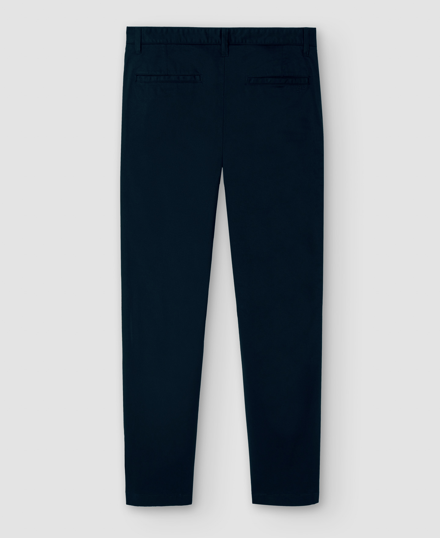 Pantalón chino en algodón elástico image number 5