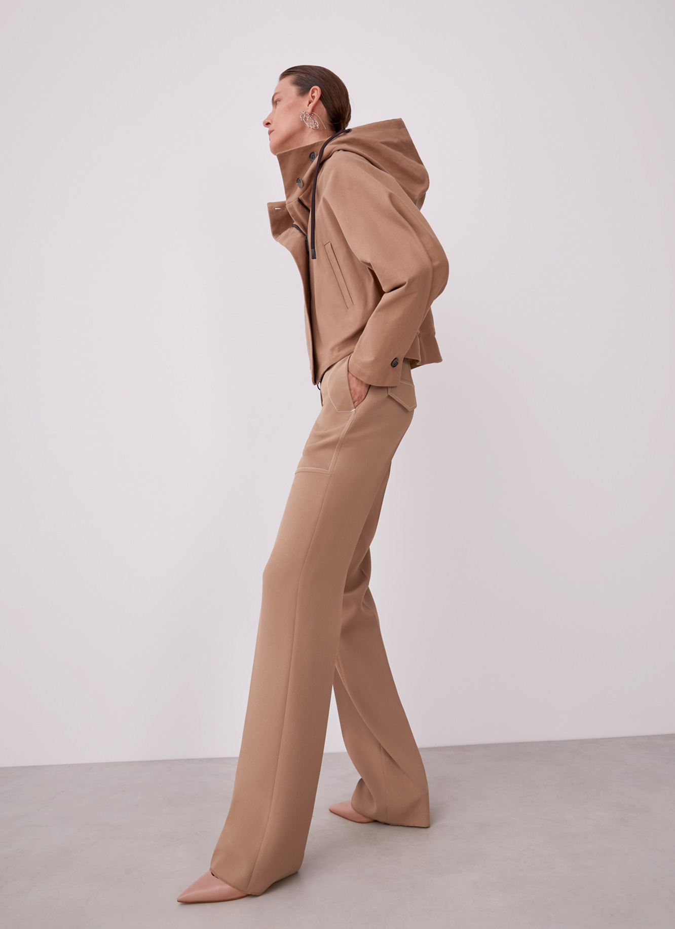 Trousers with backstitched pockets image number 4