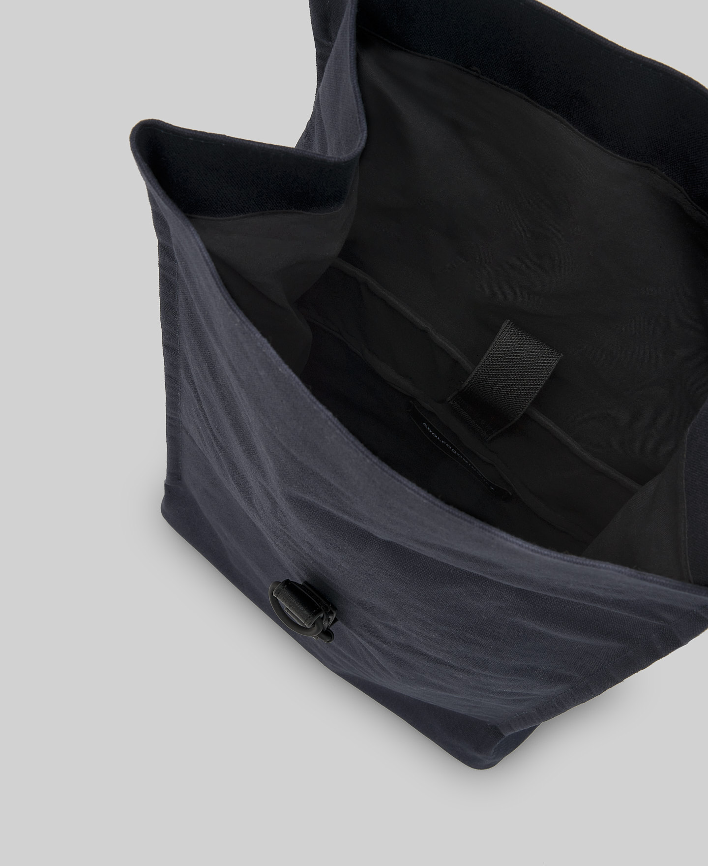 Rectangular navy blue backpack man image number 3