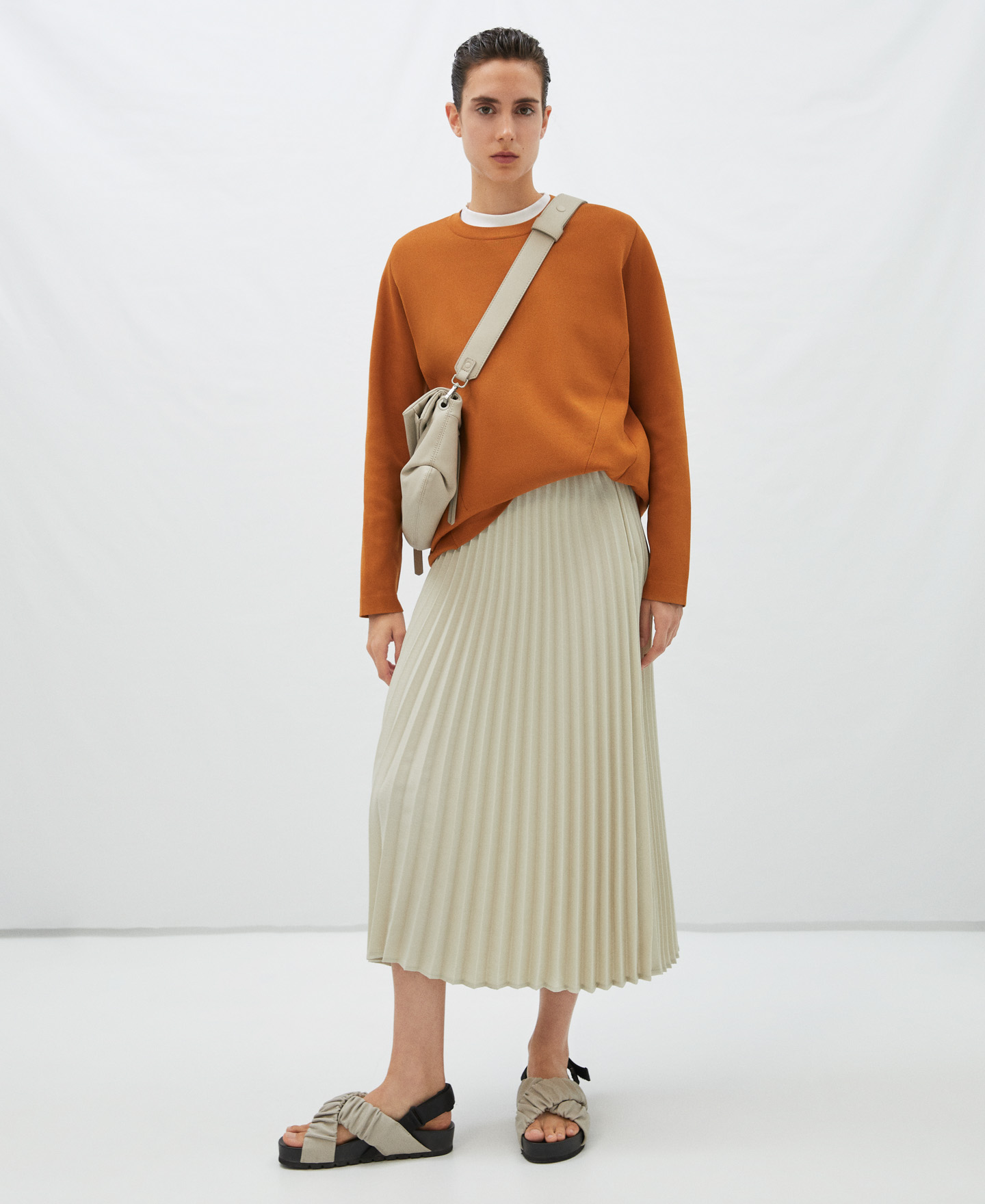 Pleated midi skirt image number 1