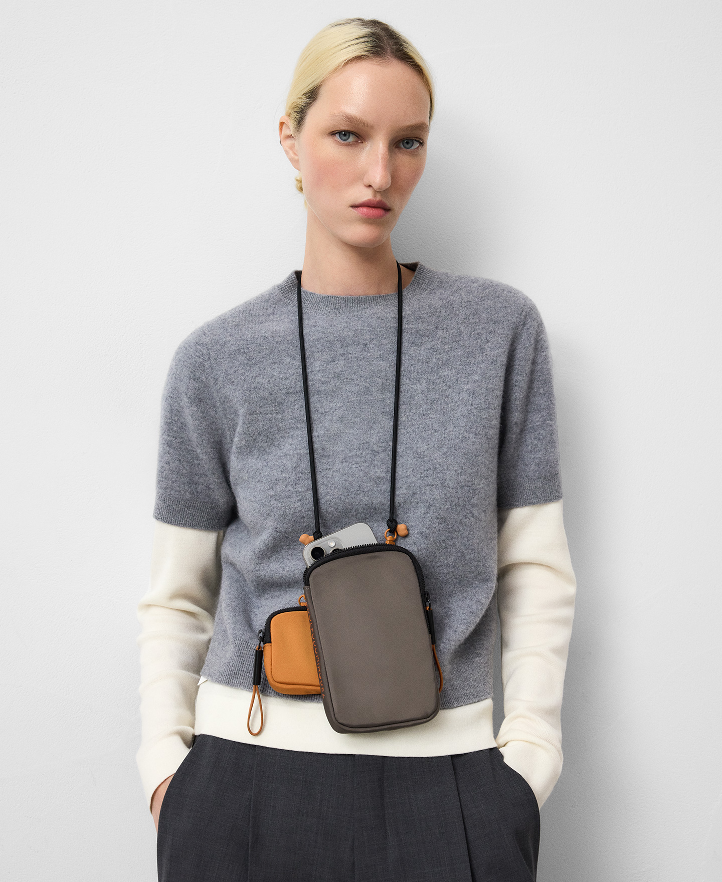 Nylon two-tone mobile phone holder woman image number 3