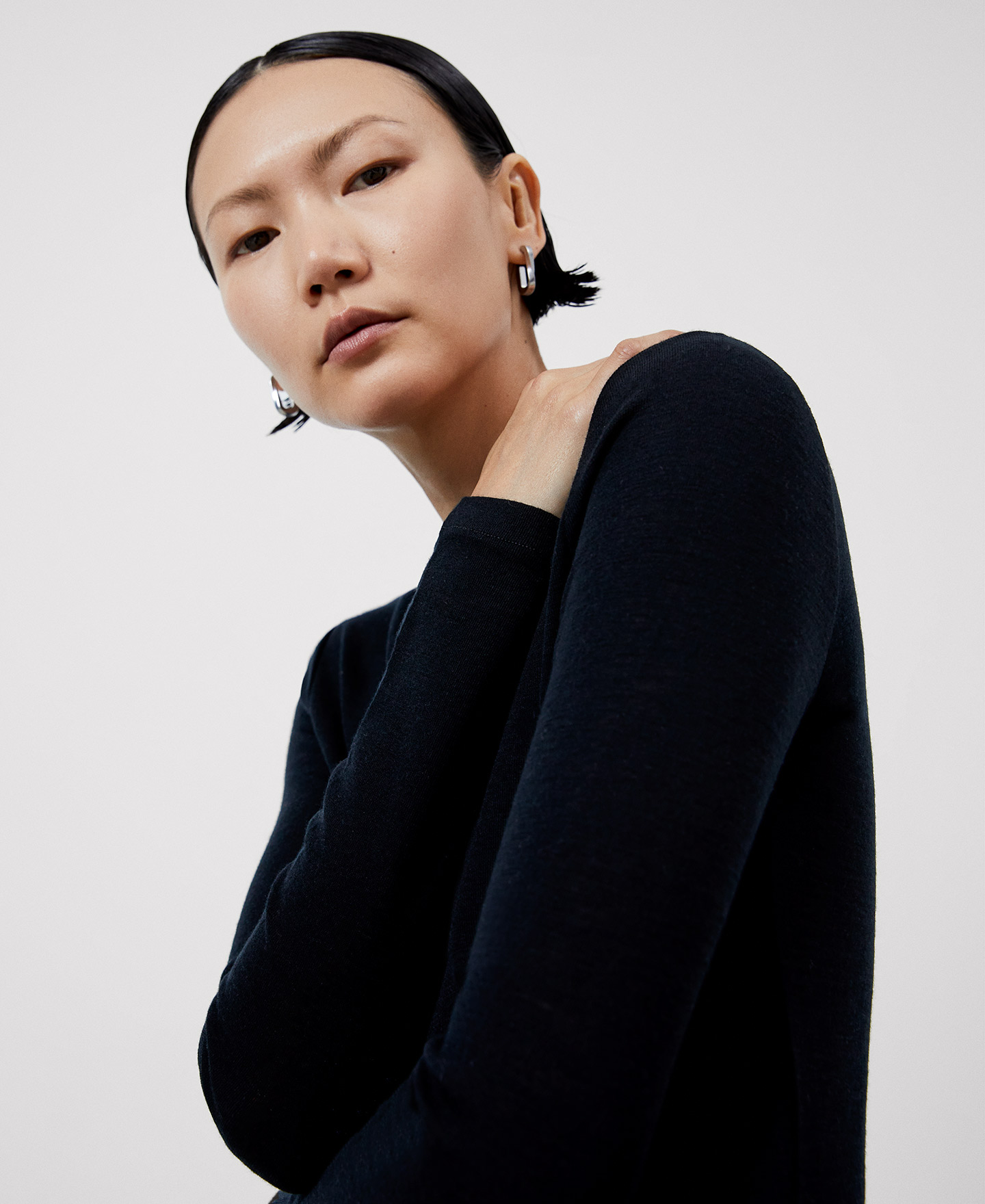 Long sleeve merino wool sweater image number 3