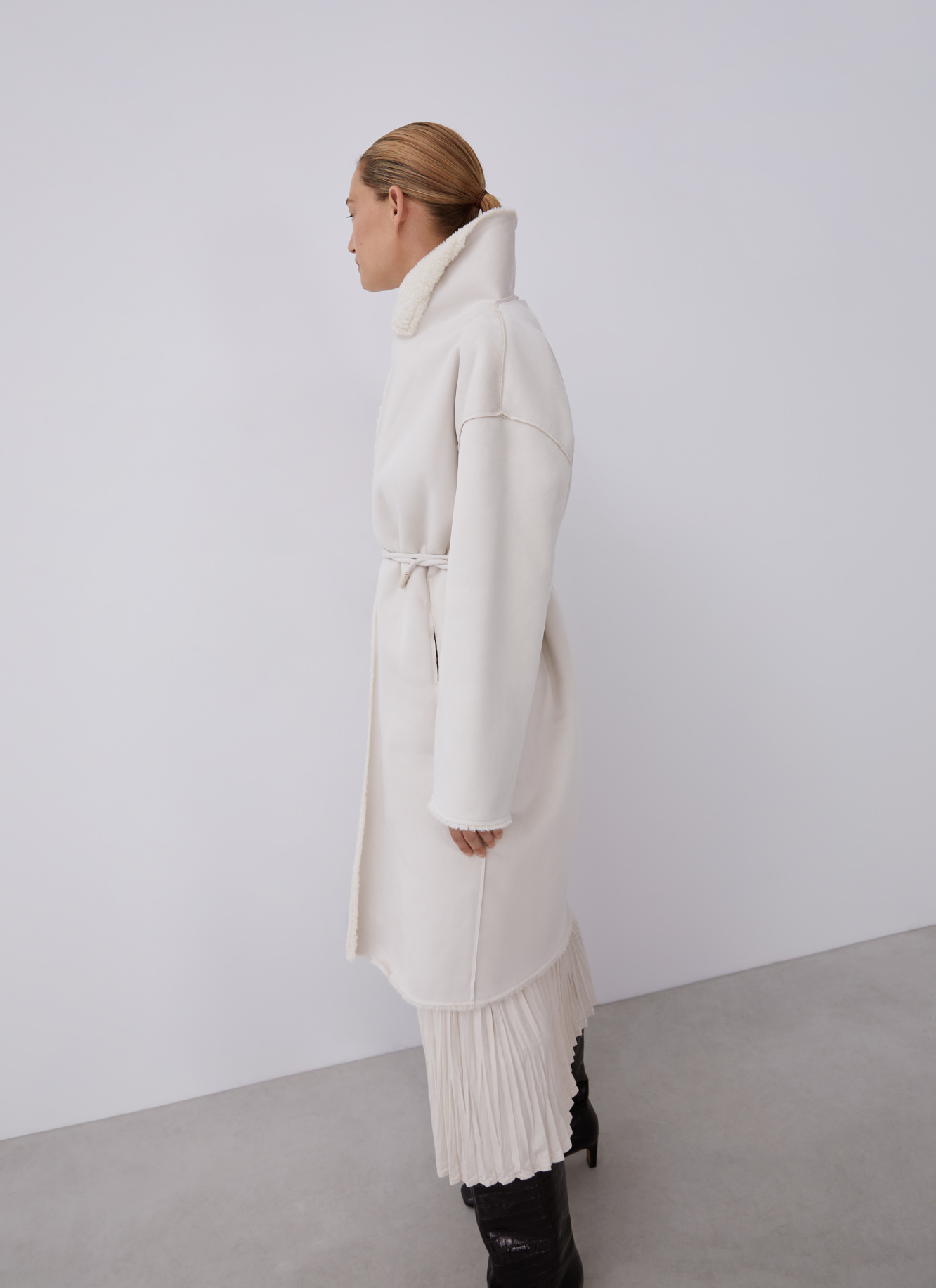 Eco leather coat with belt image number 4