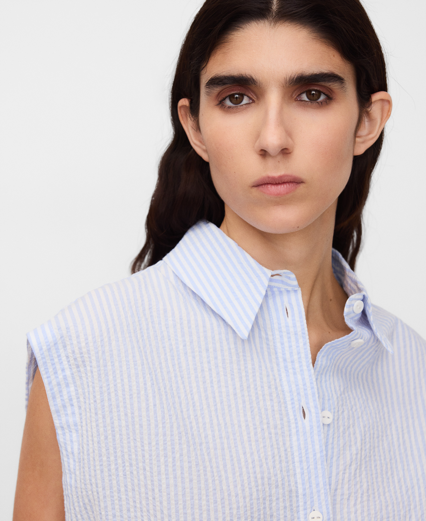 Seersucker striped armhole sleeve shirt image number 3