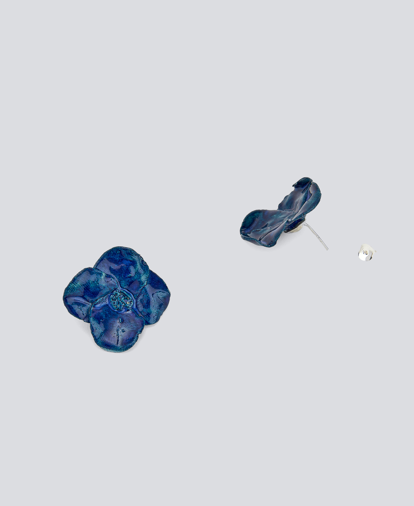 Little Peixe Nero earrings image number 2
