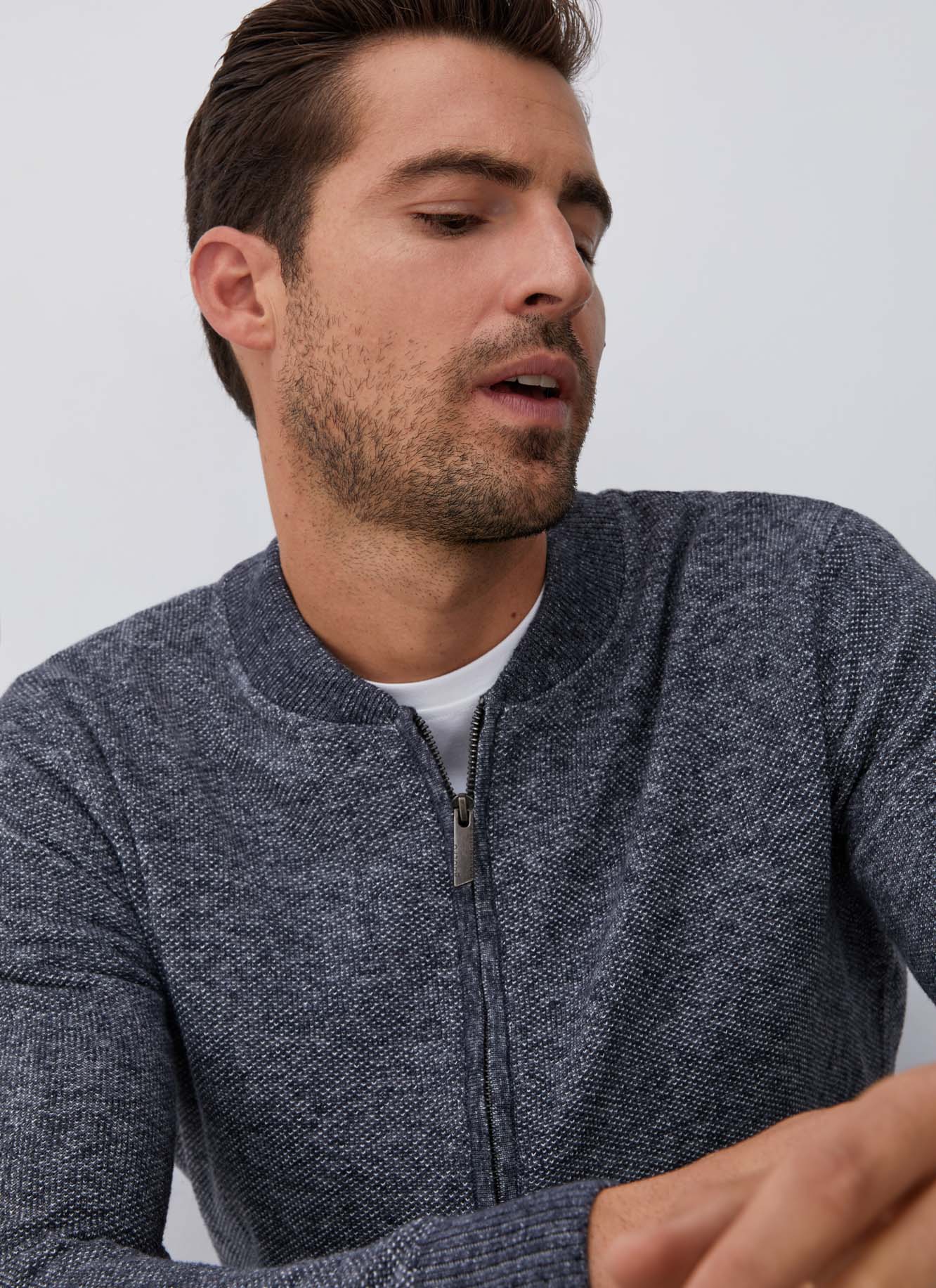 Cárdigan jaspeado con cuello varsity image number 0
