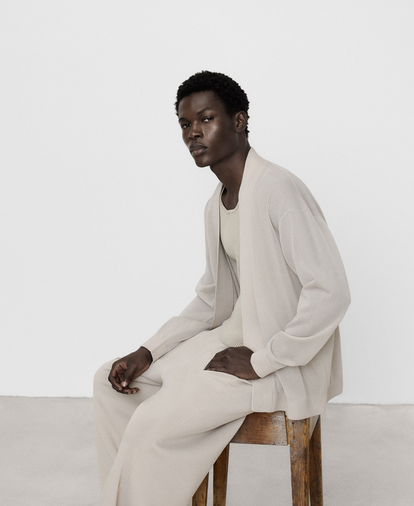 Semi-sheer knit kimono jacket image number 4