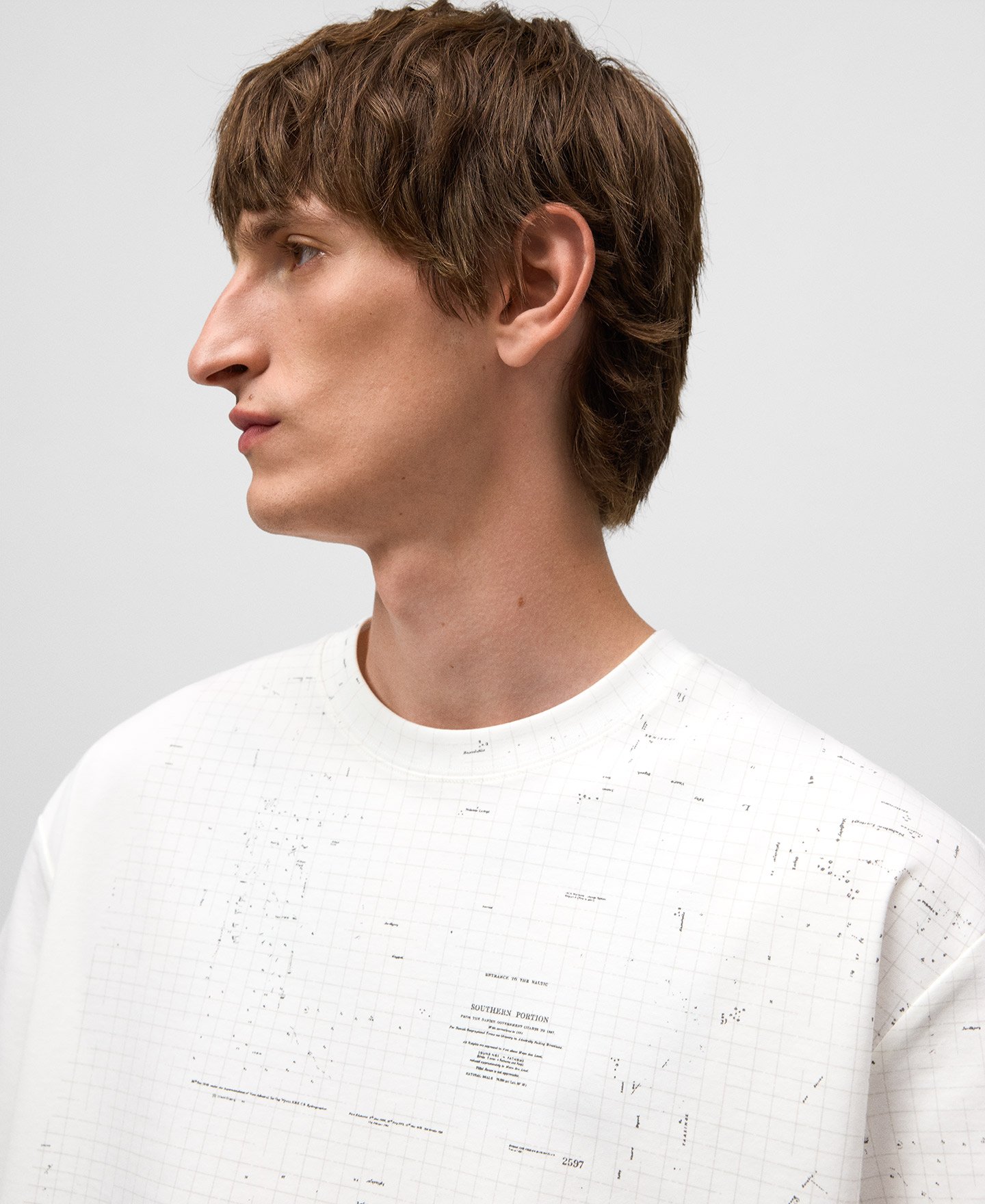 Camiseta estampado mapa hombre image number 3