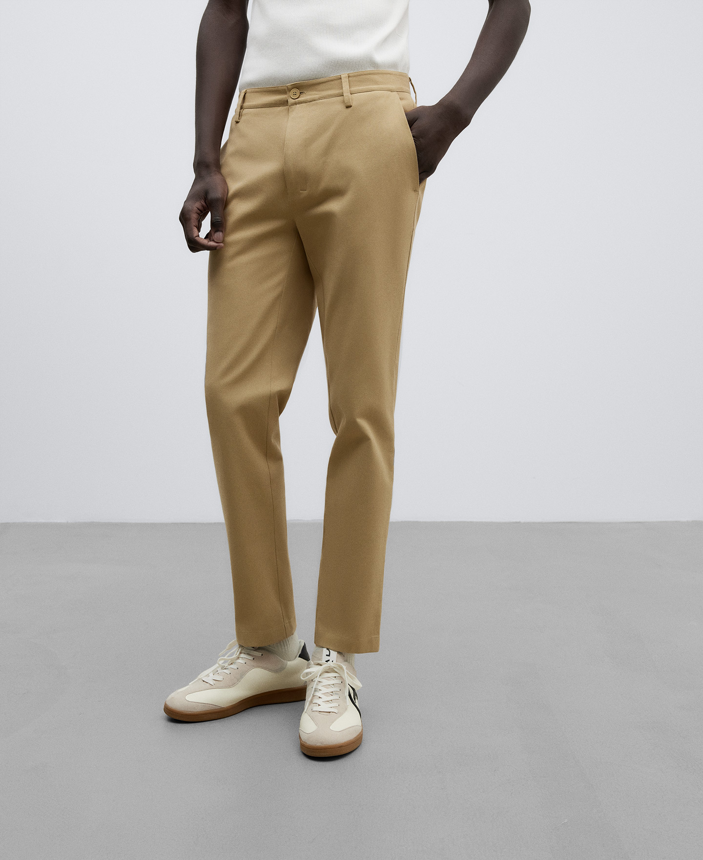 Pantalón chino slim fit hombre image number 0