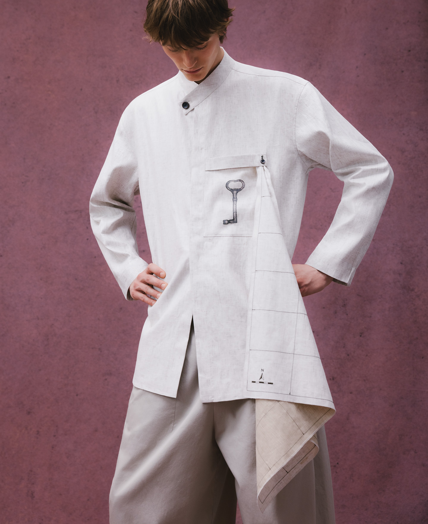 European linen printed key shirt man image number 4