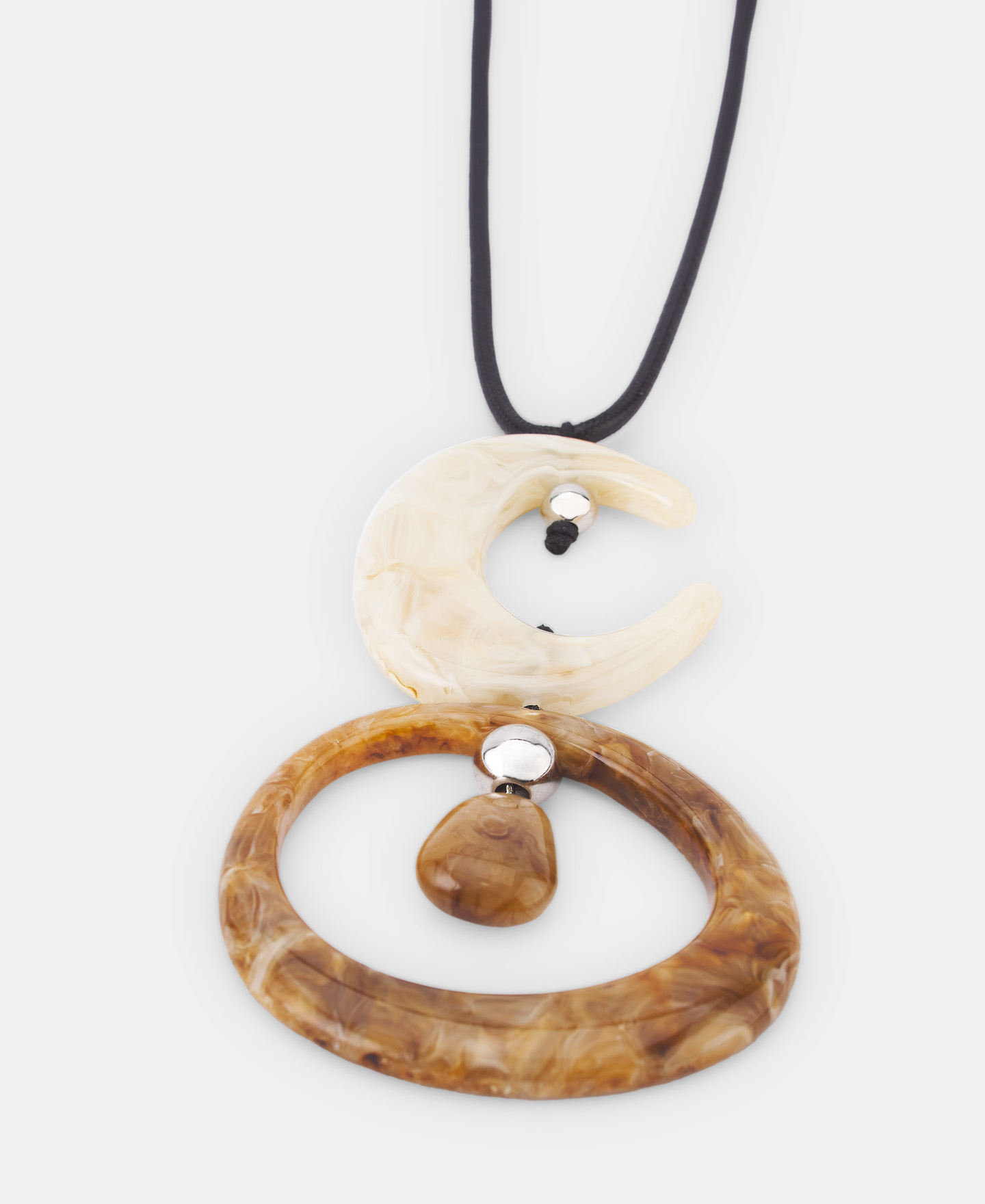 Collar regulable con colgante de resina image number 1