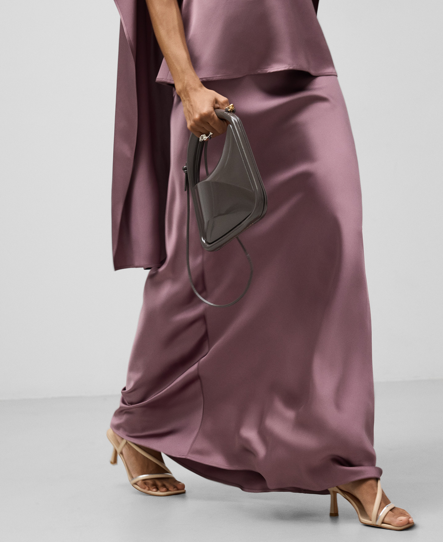 Satin long skirt woman image number 3