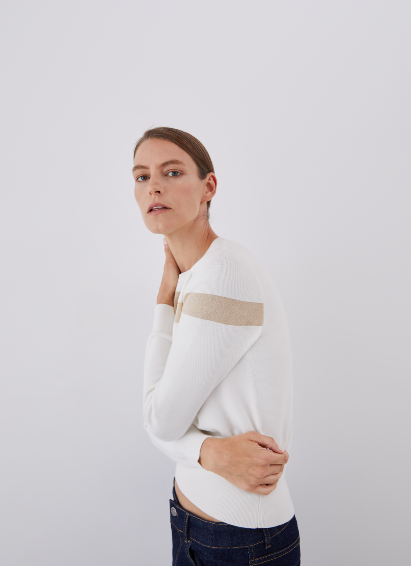 Two-coloured intarsia sweater image number 3