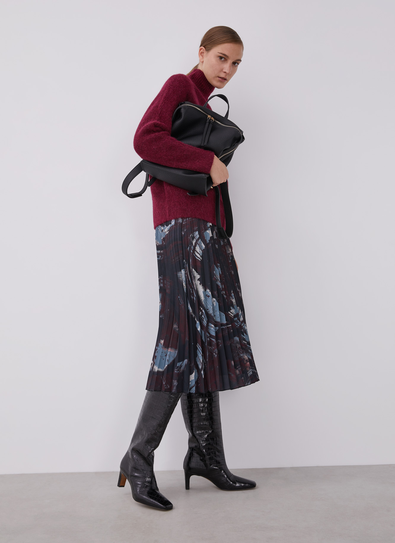 Pleated skirt with signature print image number 5