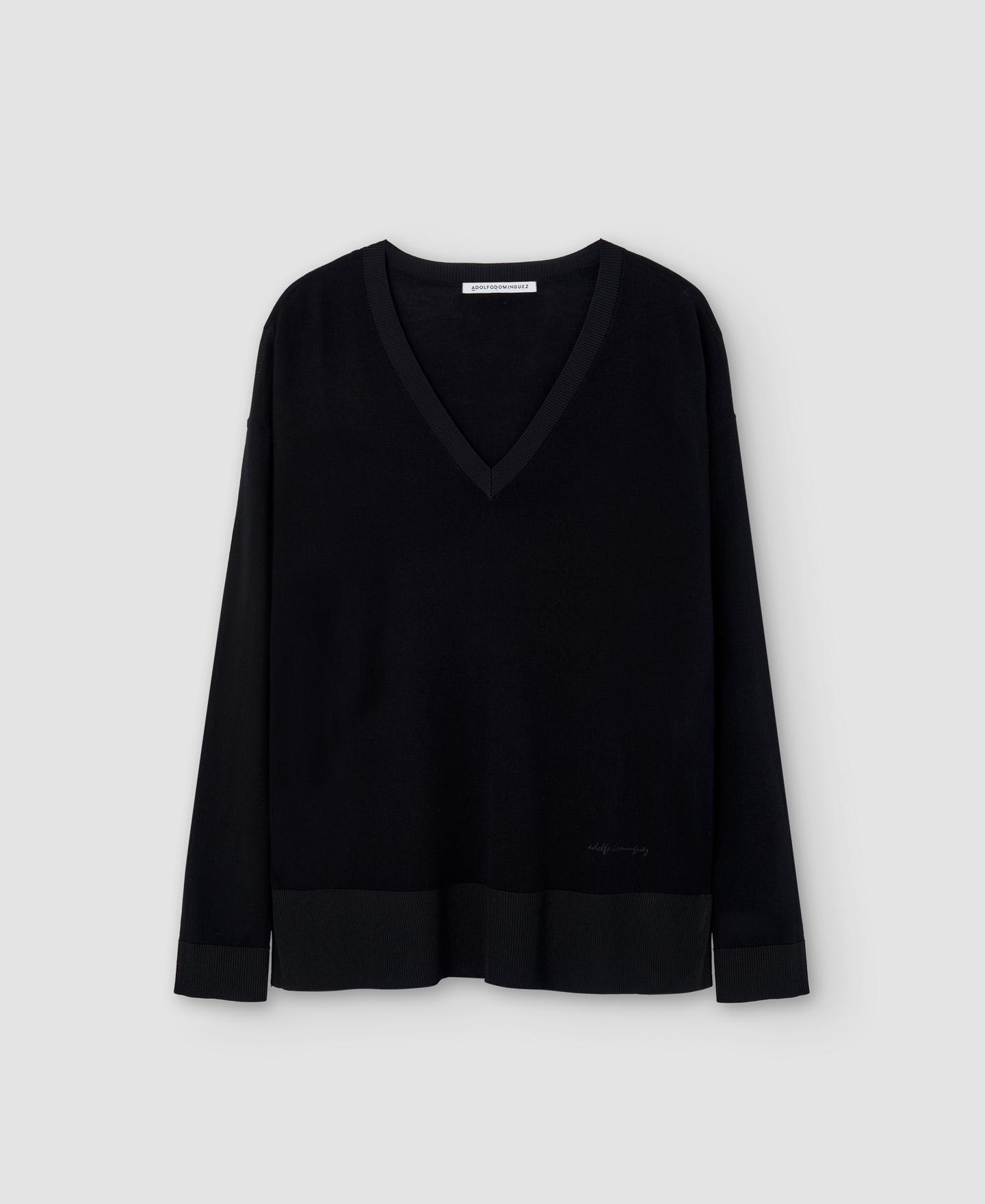 Merino wool V-neck sweater image number 4