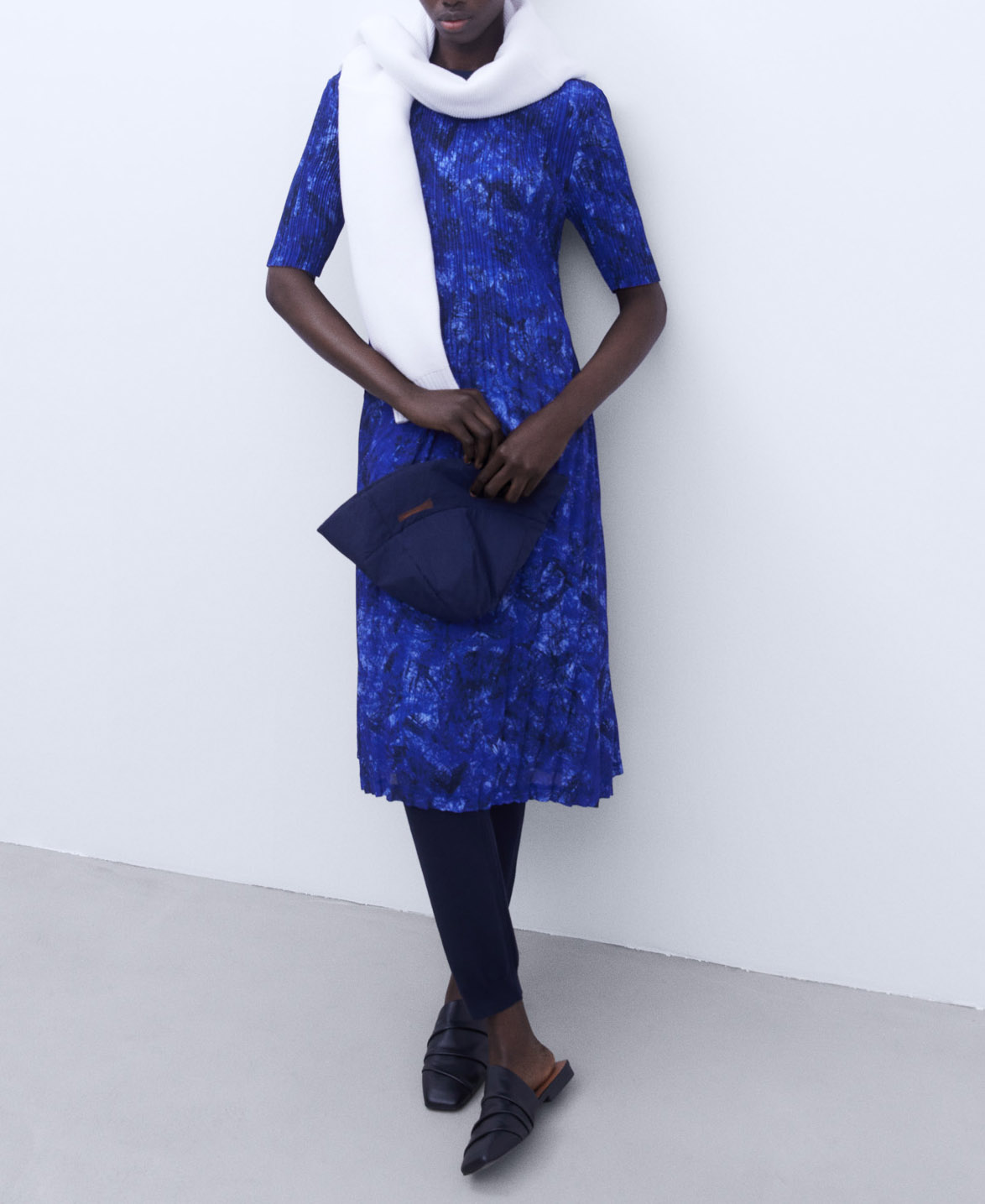 Printed crinkle dress image number 1
