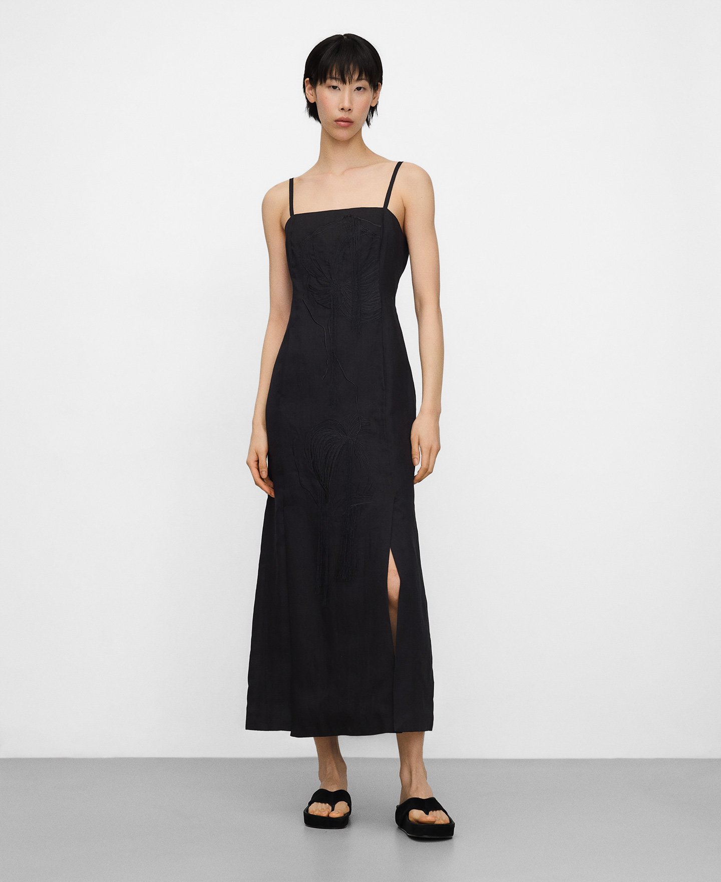 Embroidered long dress image number 4