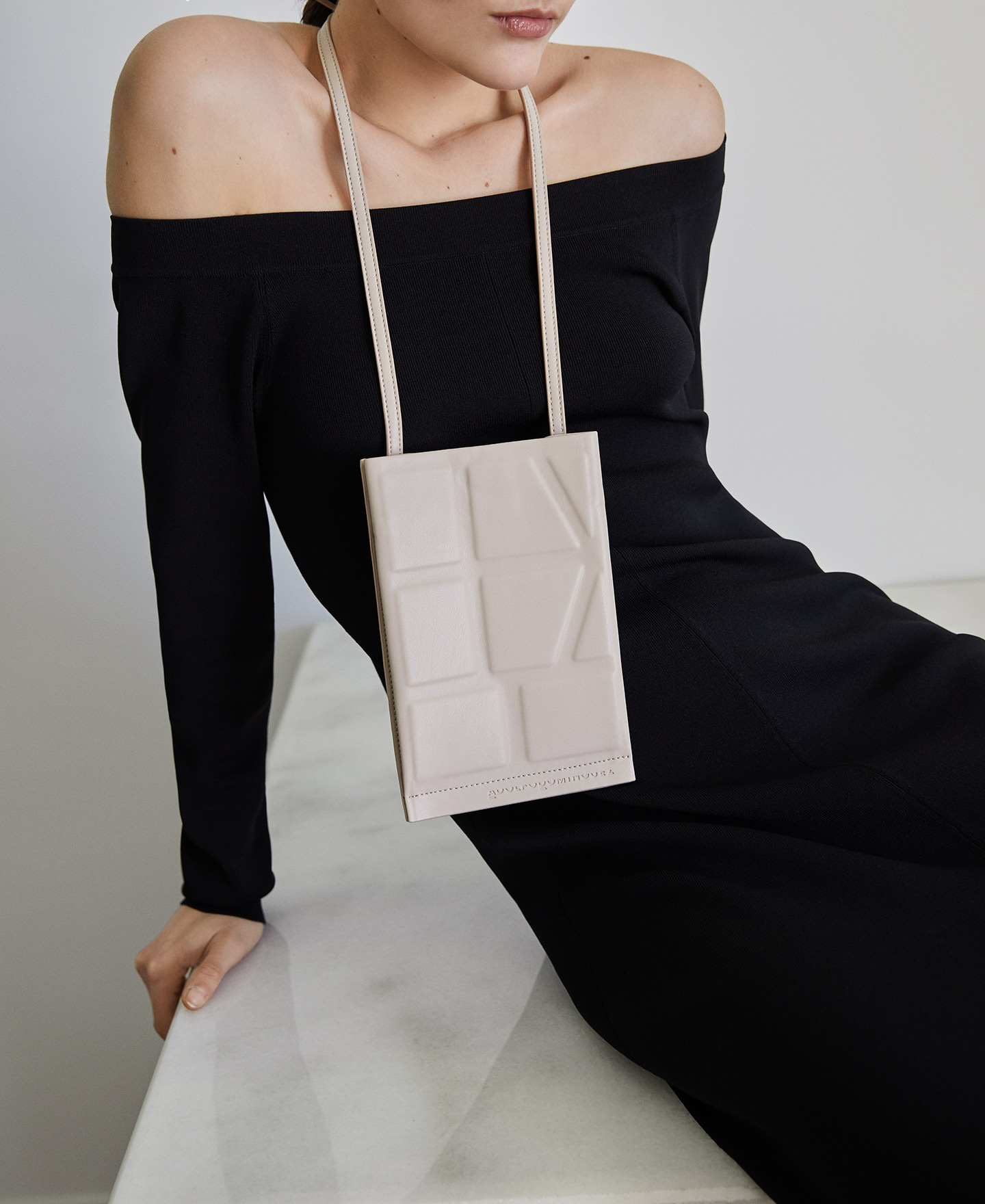 Geometric drawing mini bag image number 3