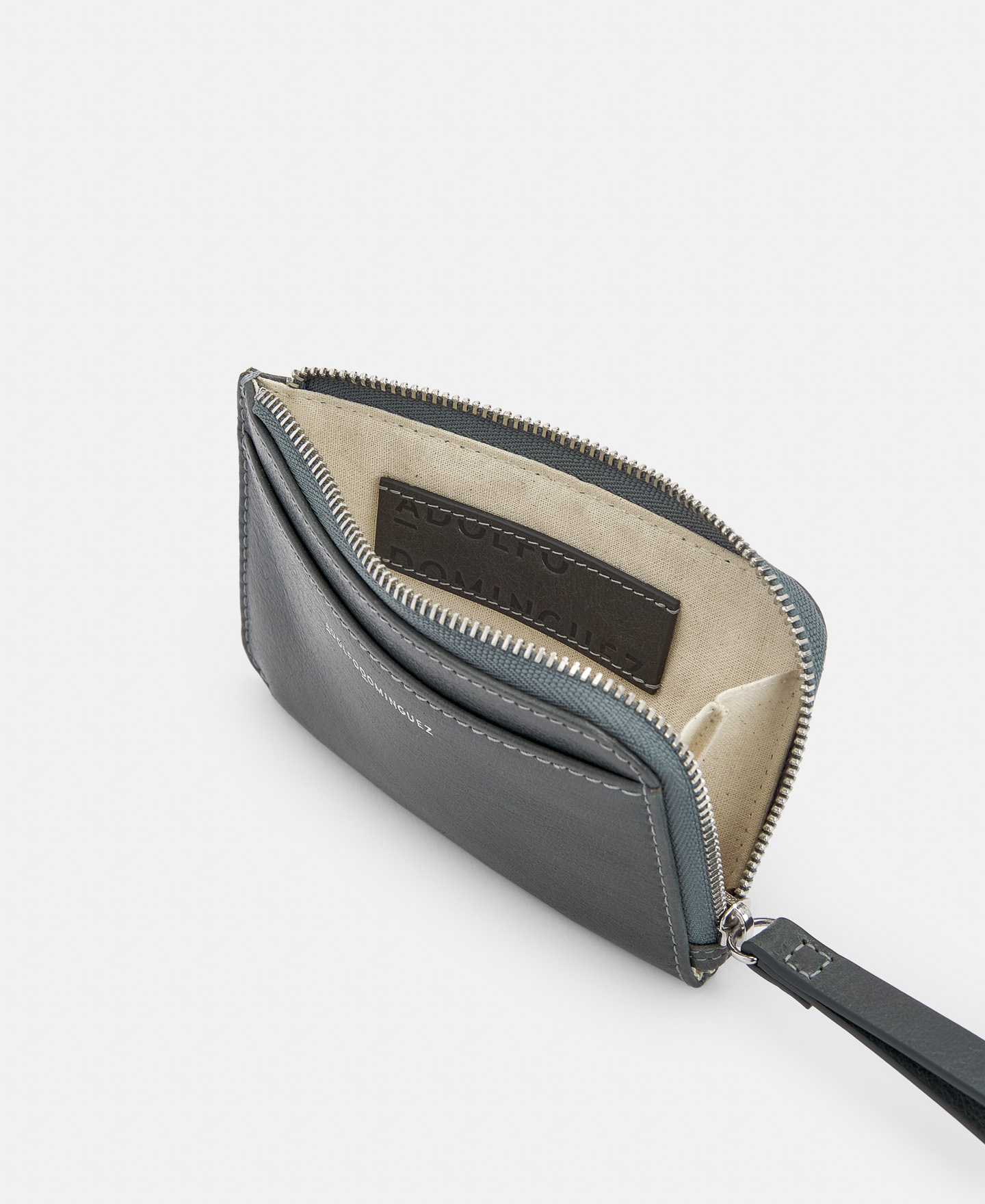 Medium card holder in crackle leather image number 2