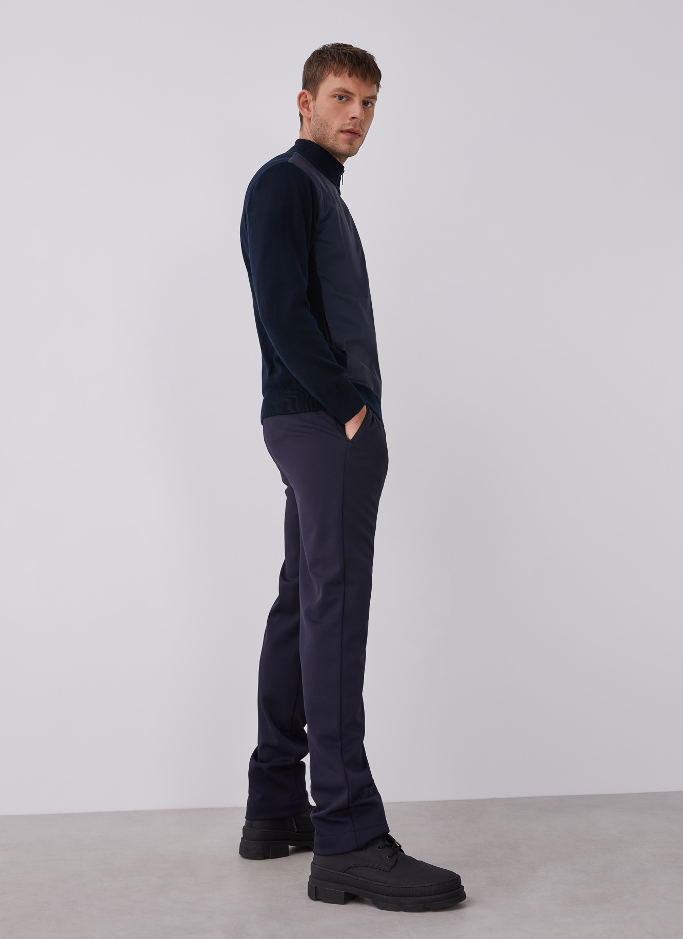 Cotton cardigan with perkins collar image number 4