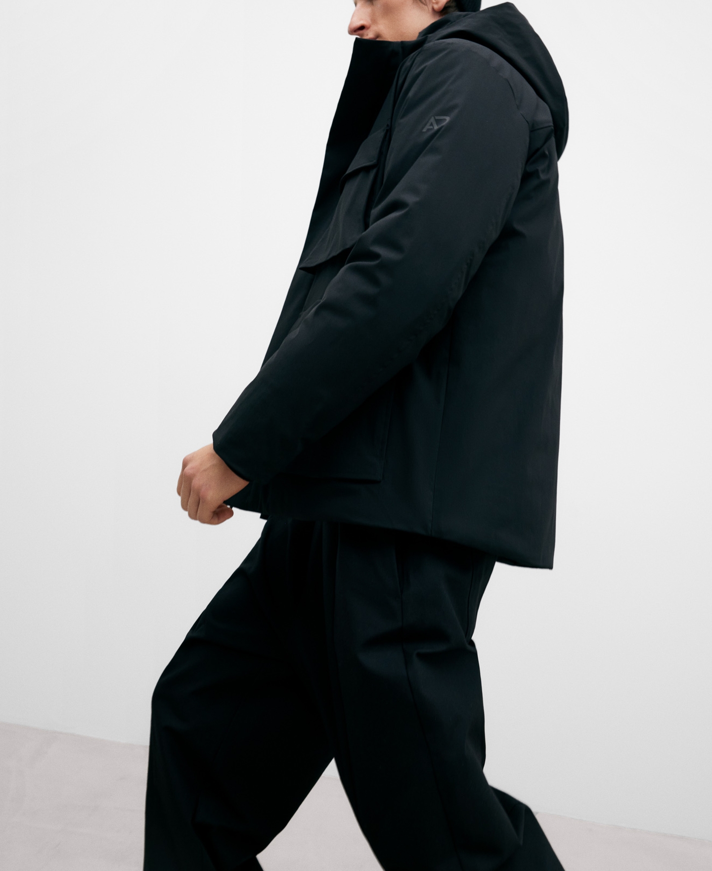 Black padded hooded jacket image number 4