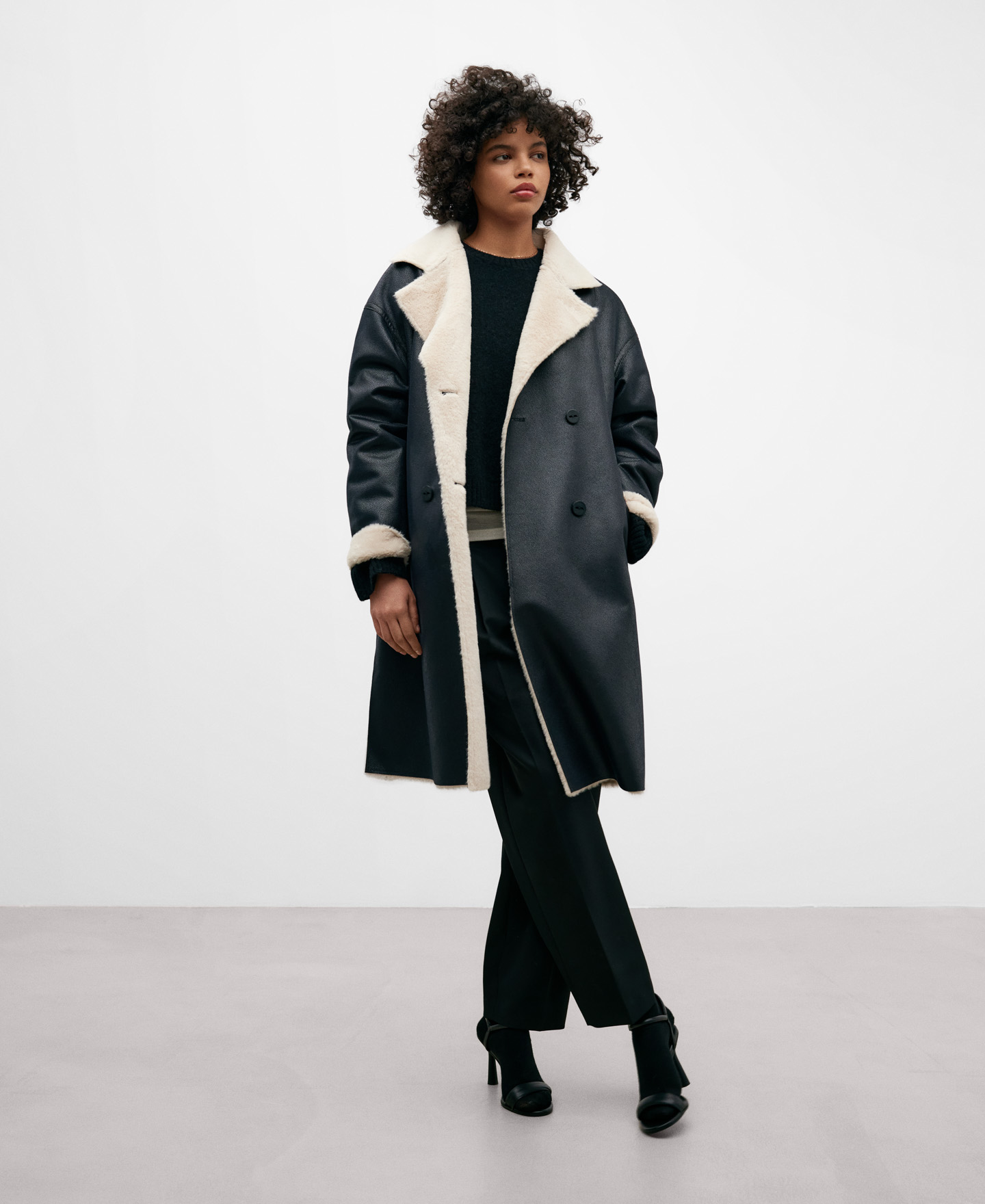 Black coat leather texture women image number 1