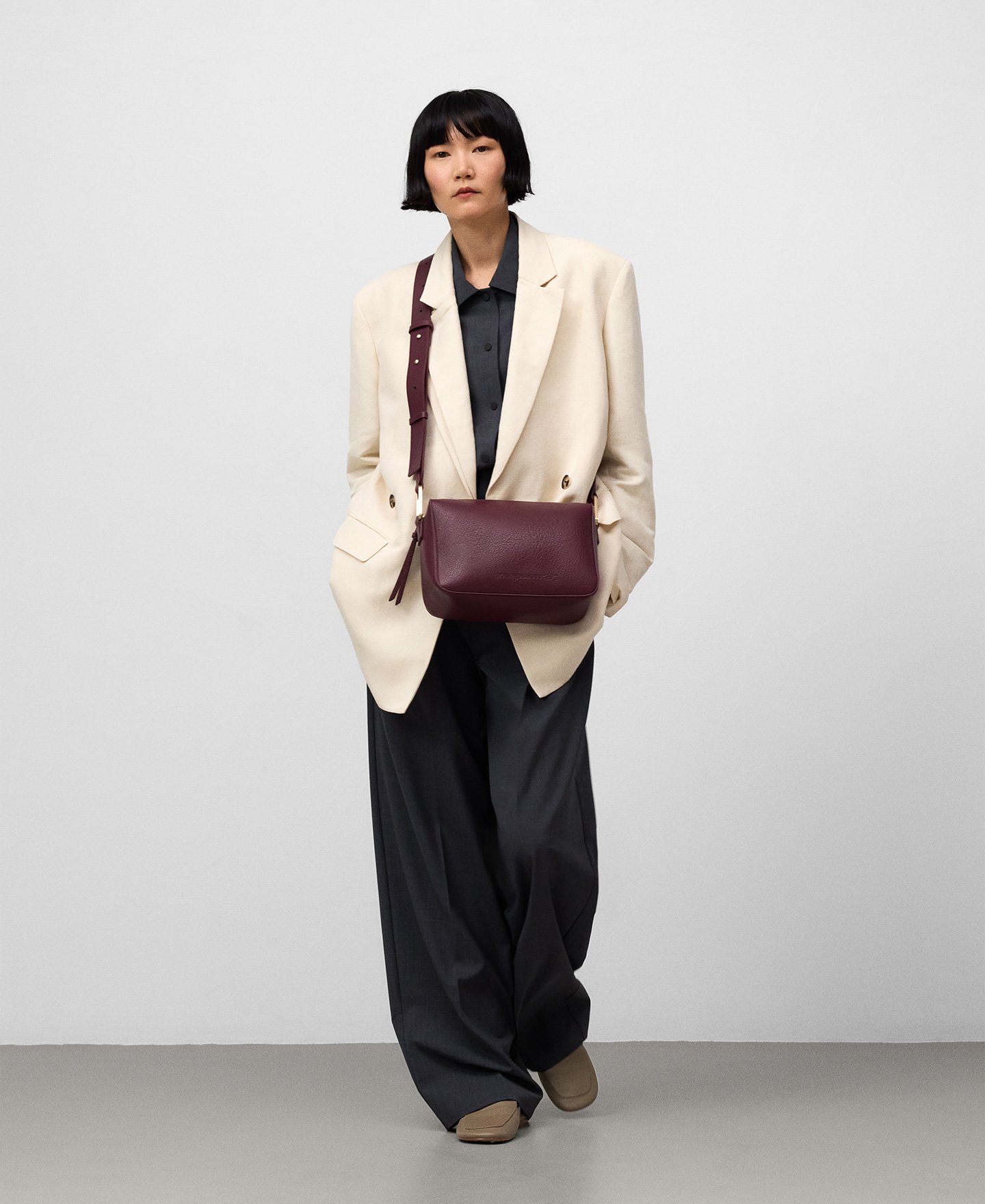 Mica medium crossbody woman image number 4