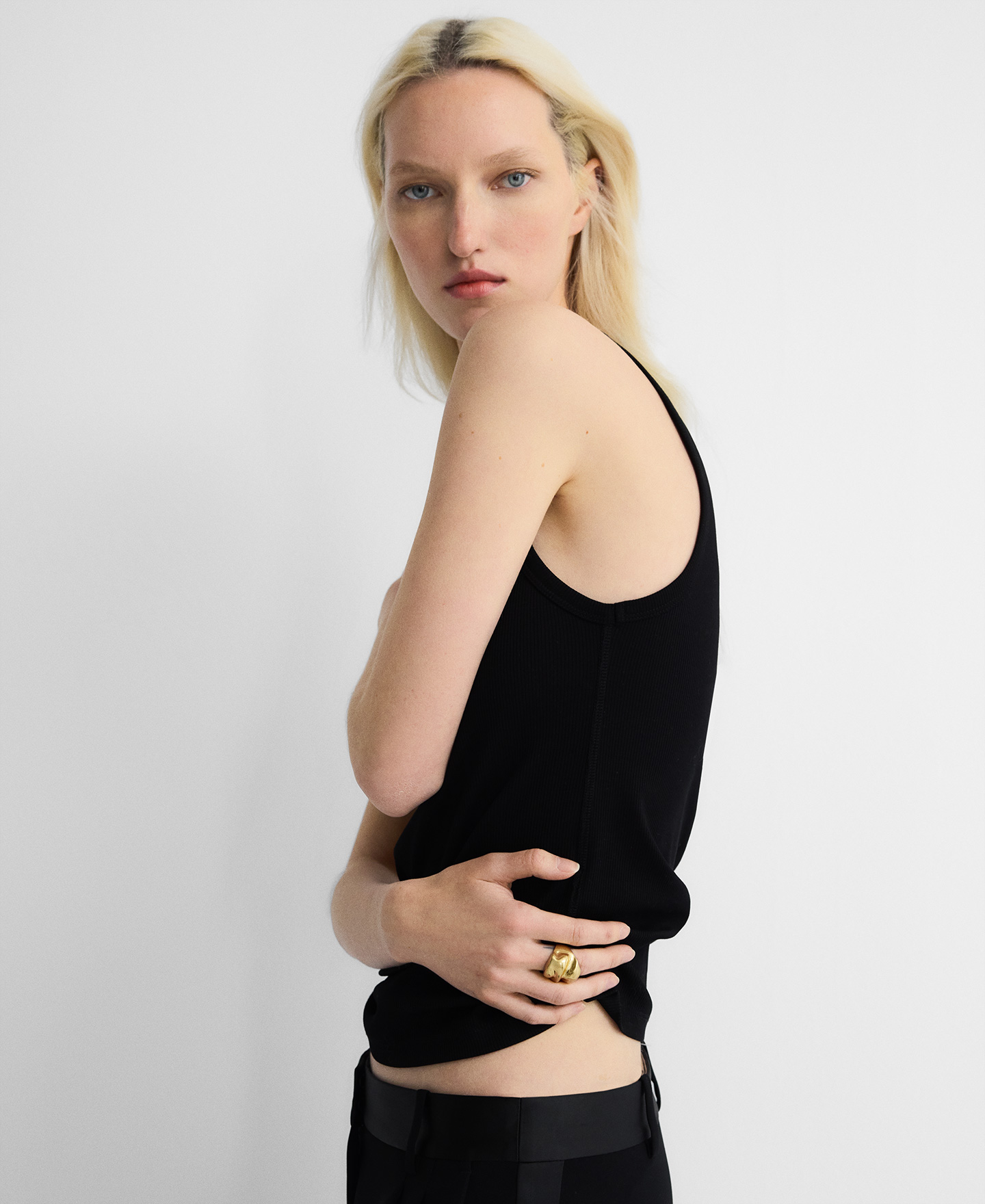 Organic-shaped metal ring image number 3