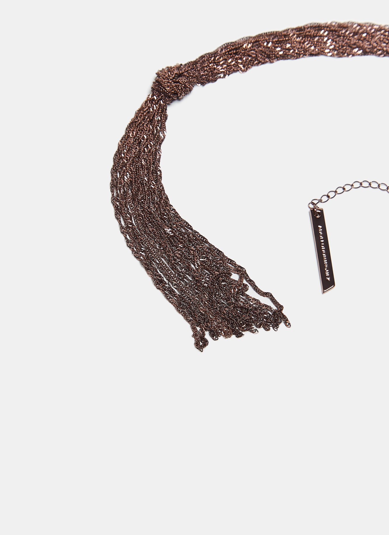 Collar corto multilíneas con borla image number 0