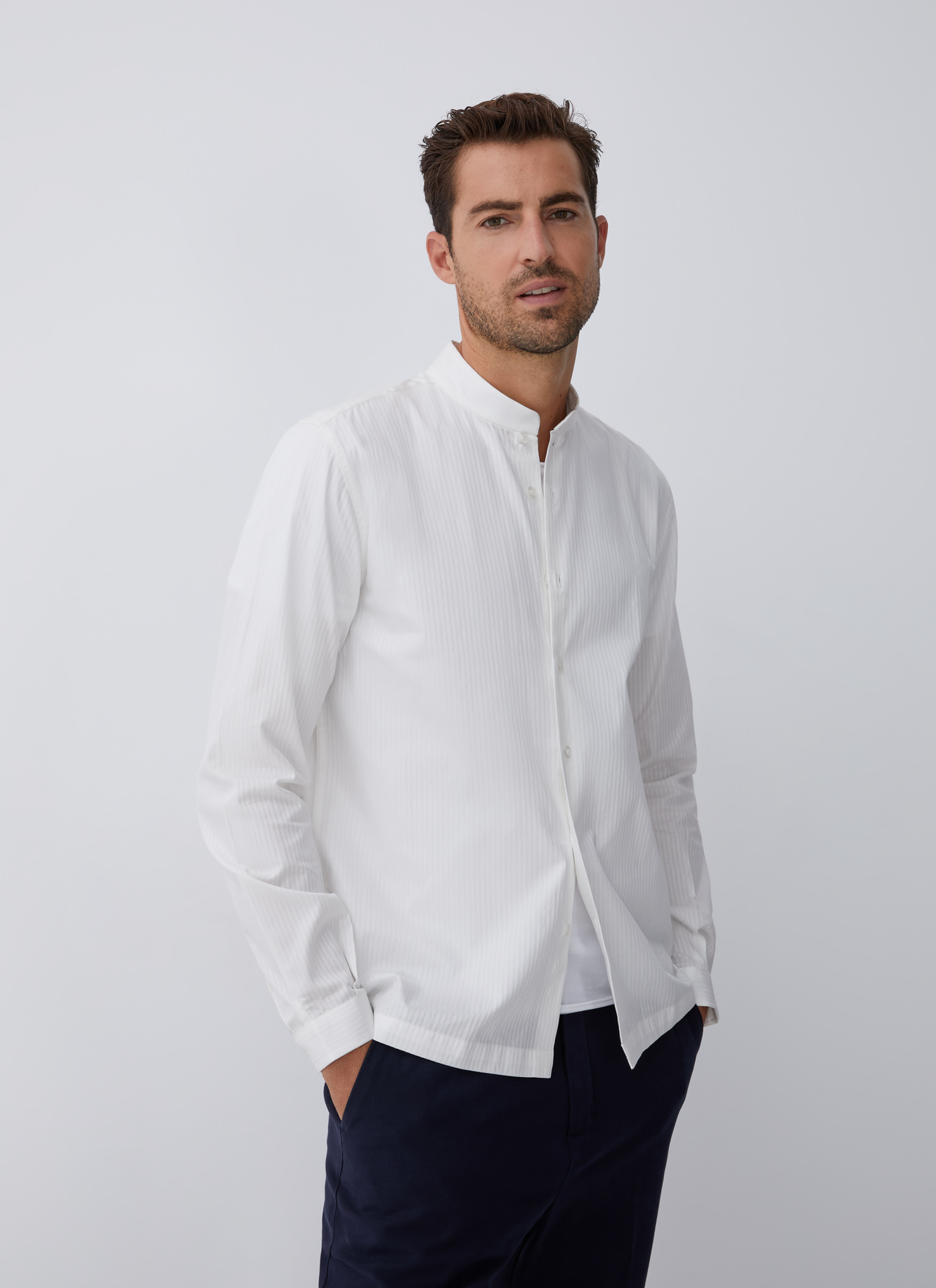 Camisa con textura con cuello mao image number 0