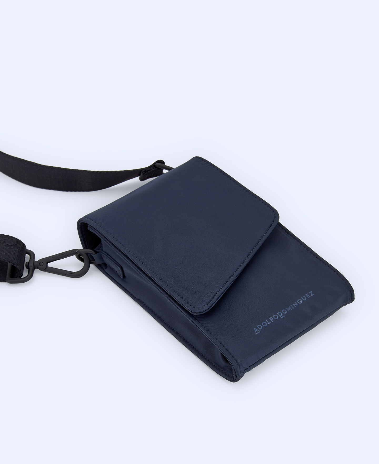 Recycled mobile phone holder carabiners image number 1