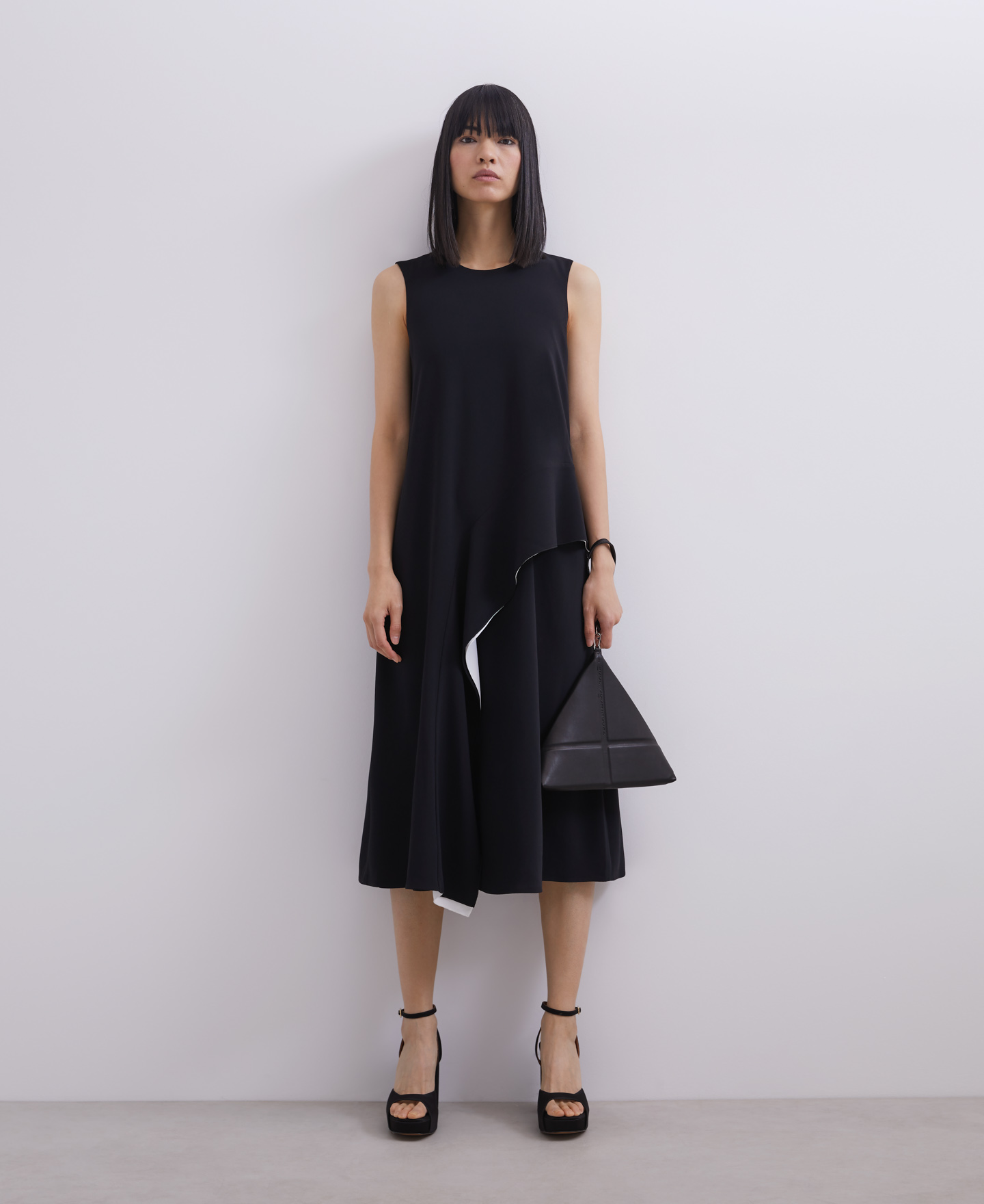 Triangular crossbody bag with volume image number 5