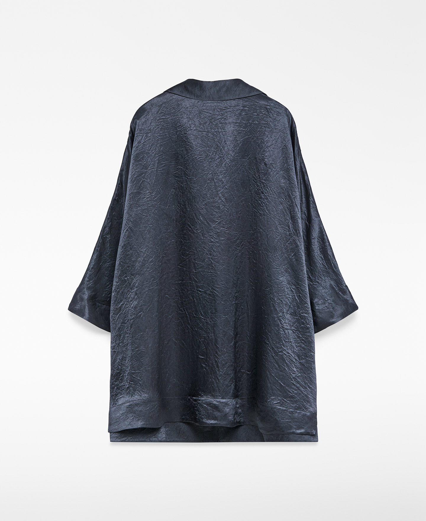 Camisa oversize acetinada para mulher image number 6
