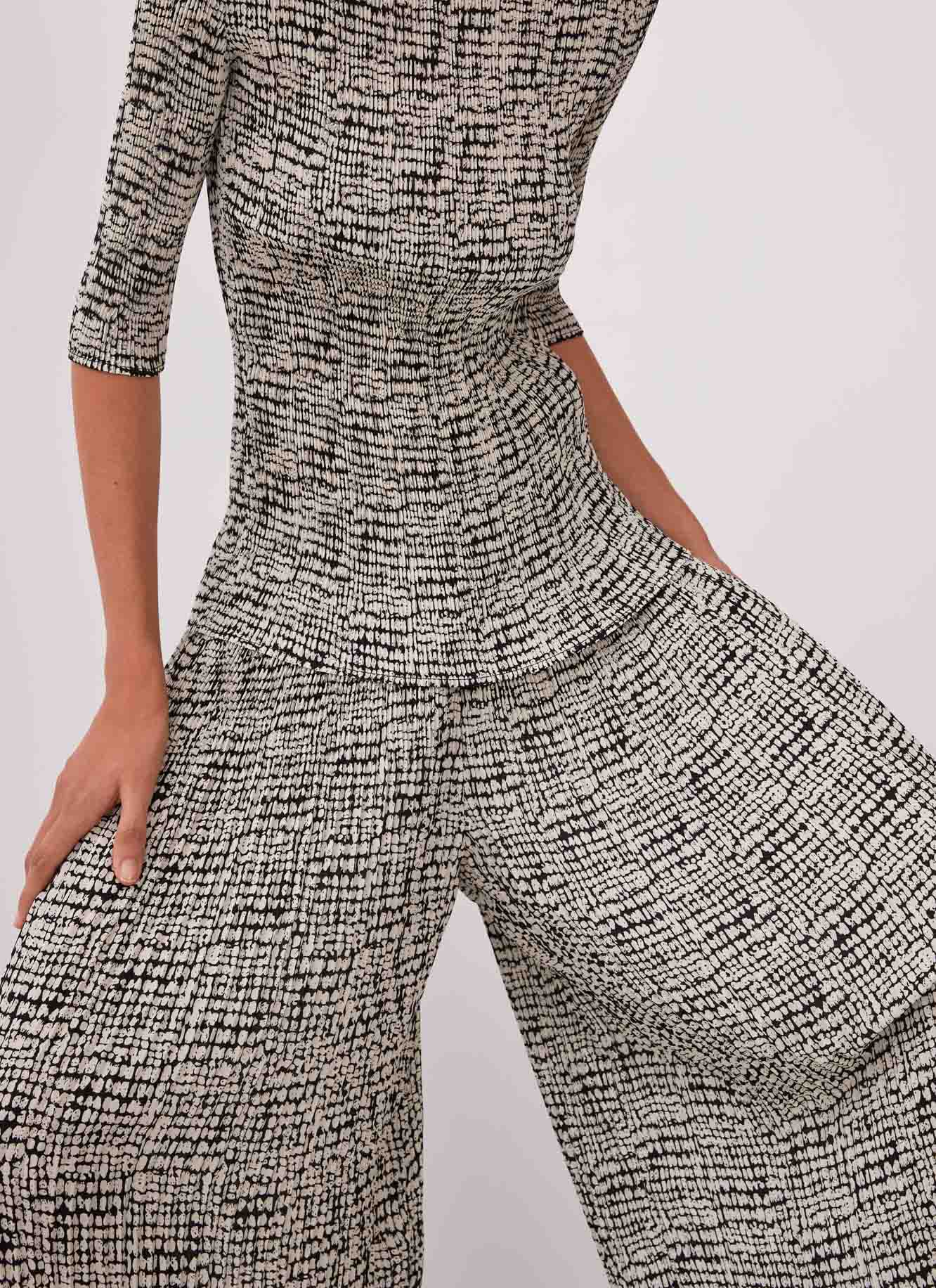 Crinkle top with print image number 3