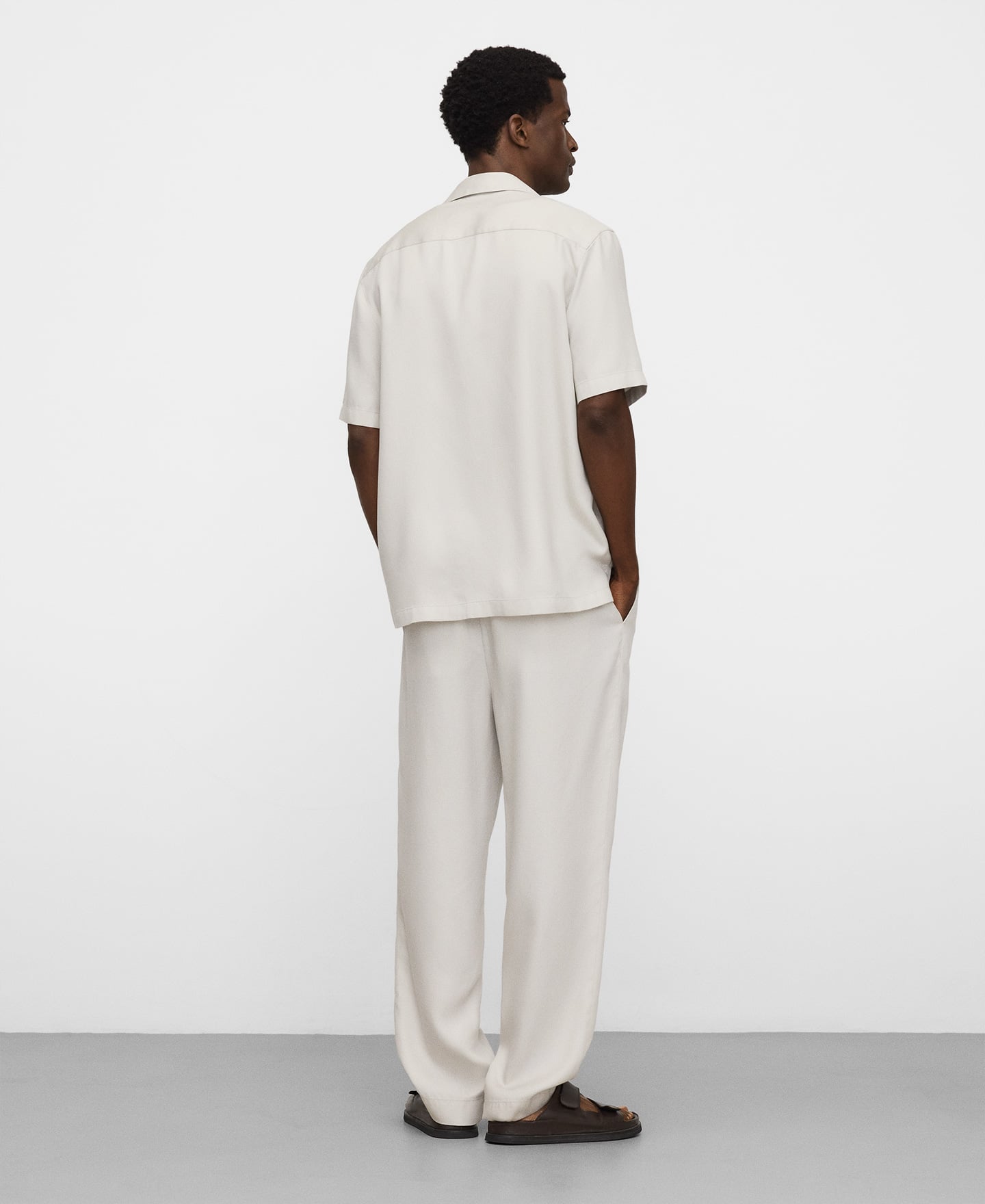 Responsible lyocell jogger trousers image number 2