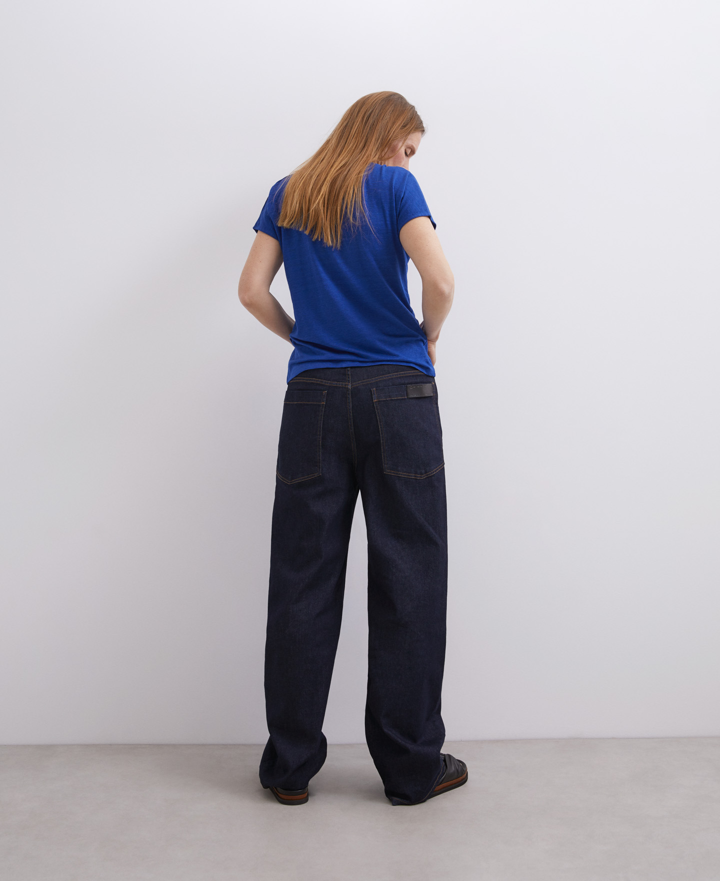 Stretch linen t-shirt image number 1