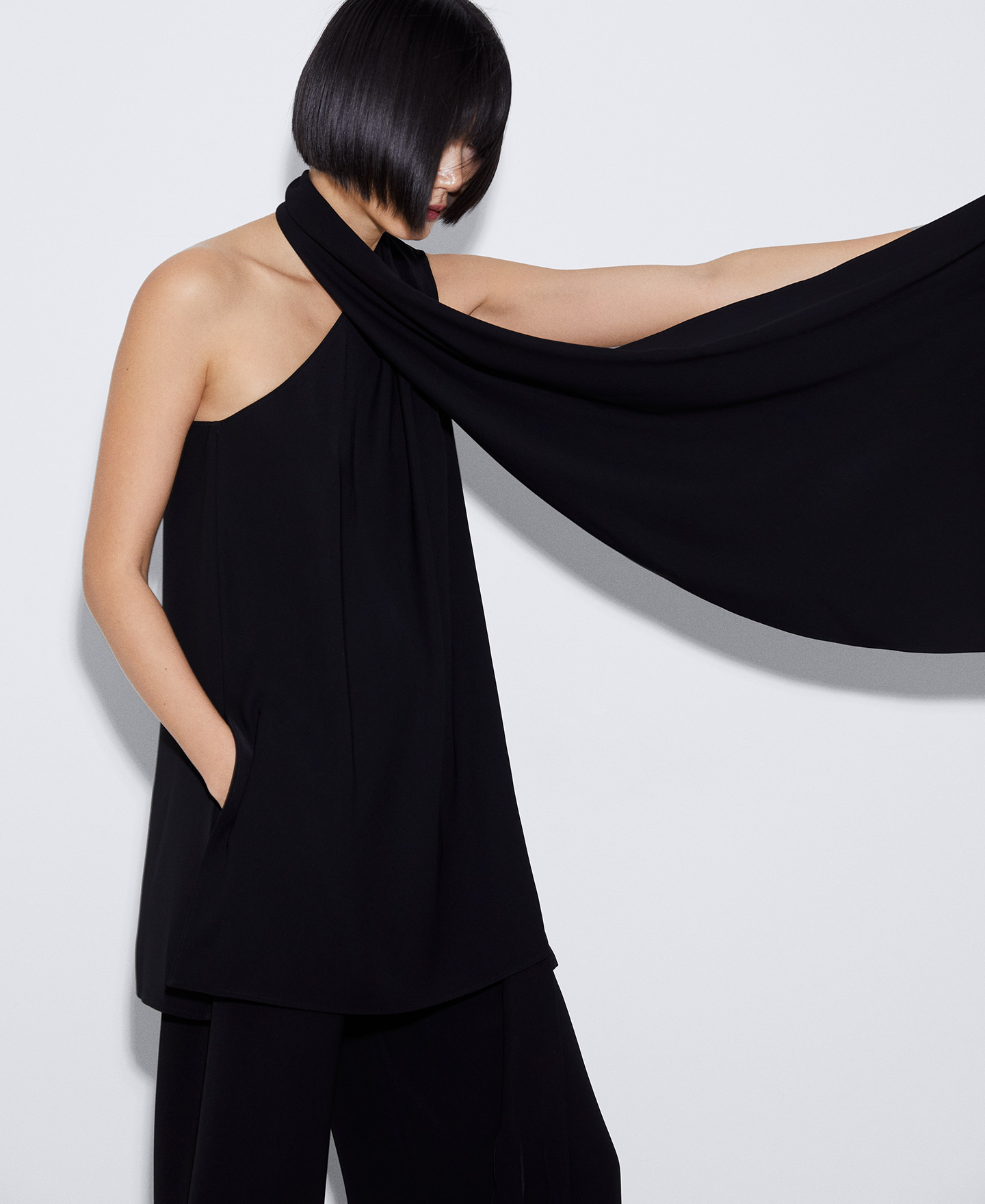 Asymmetrical top in recycled polyester image number 3