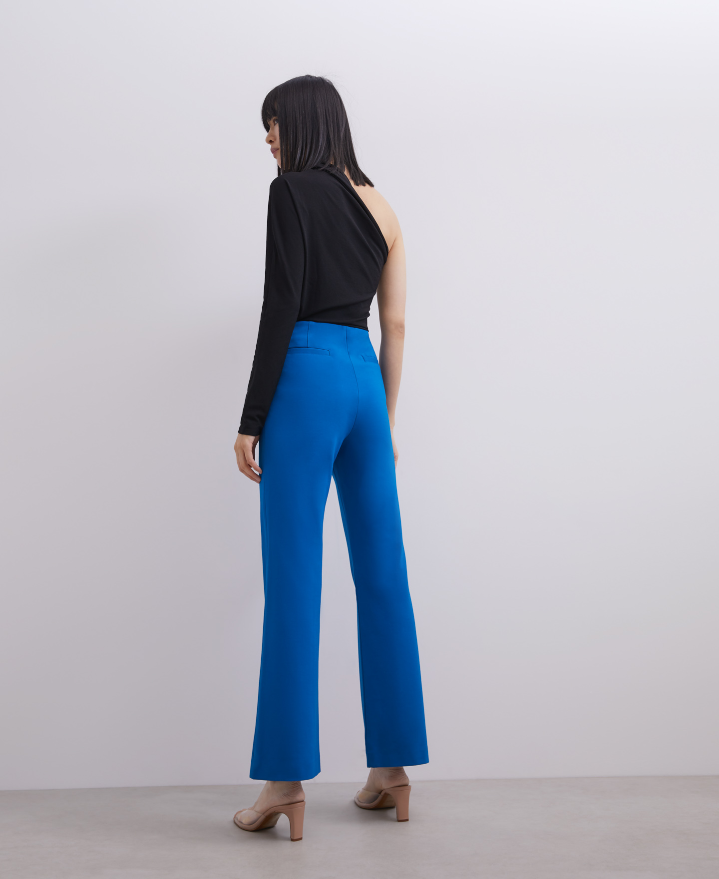 Straight trousers with french seams image number 2