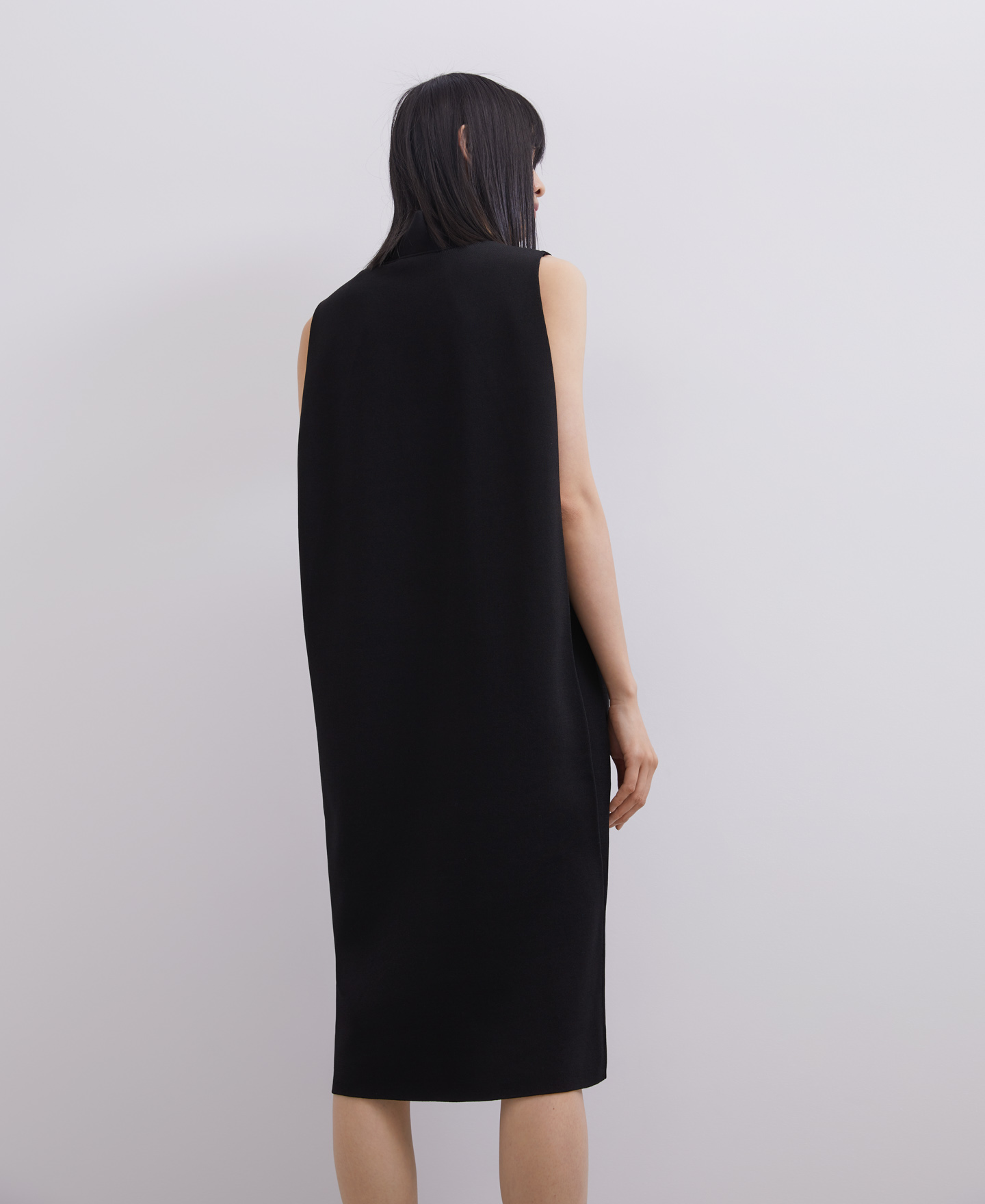 Vestido midi con capa trasera image number 3
