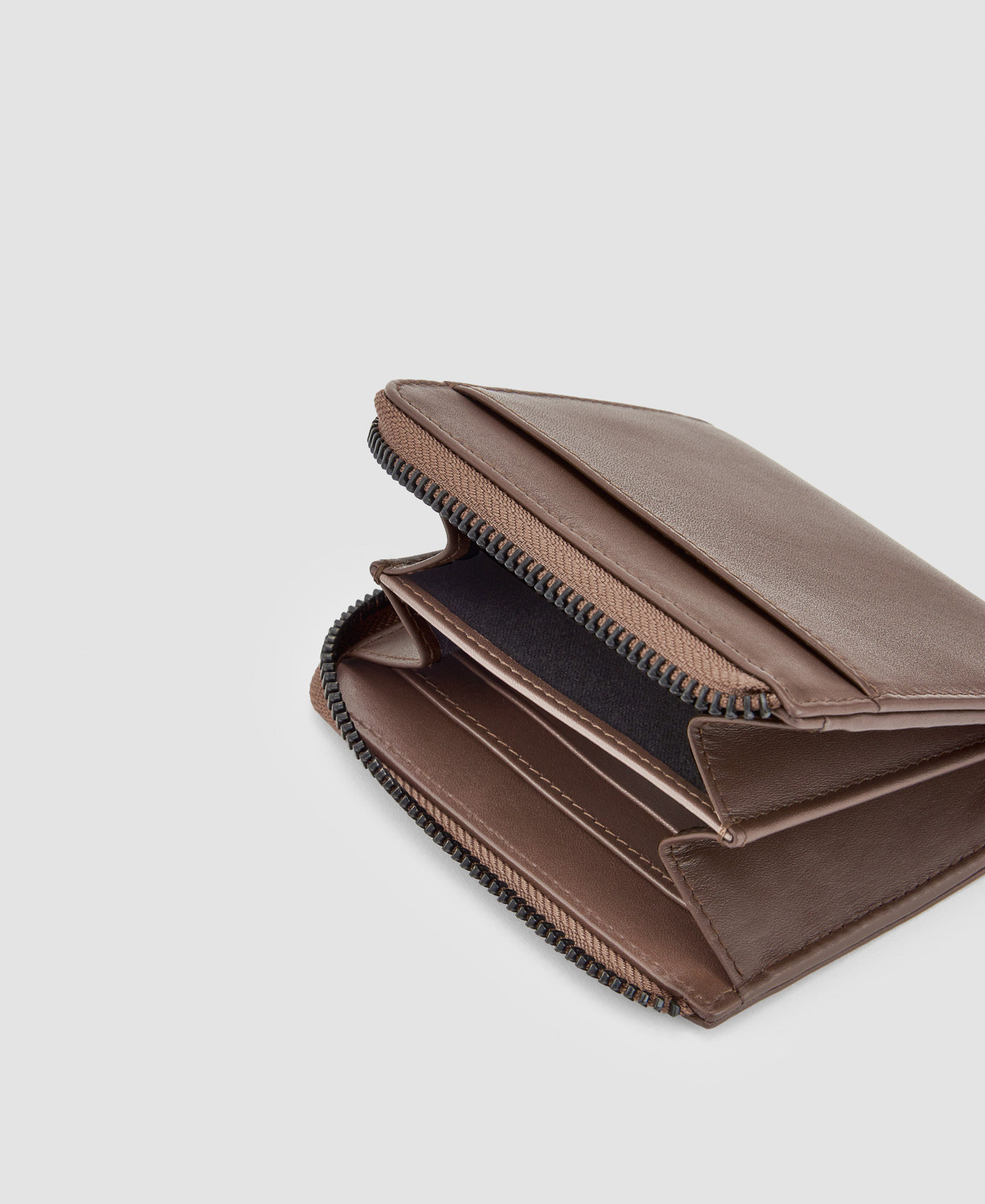 Responsible leather wallet image number 2