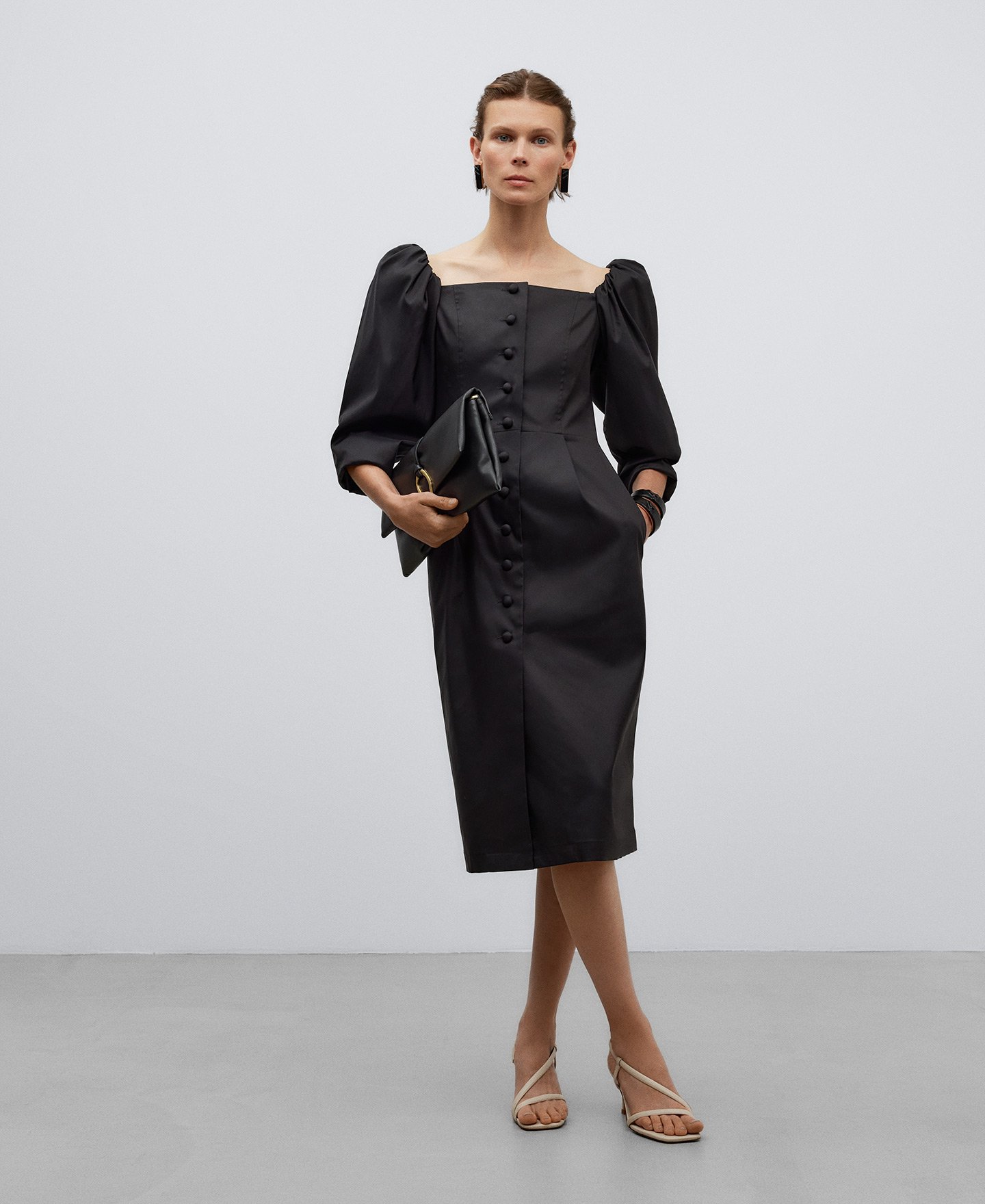 Recycled handbag black woman image number 4