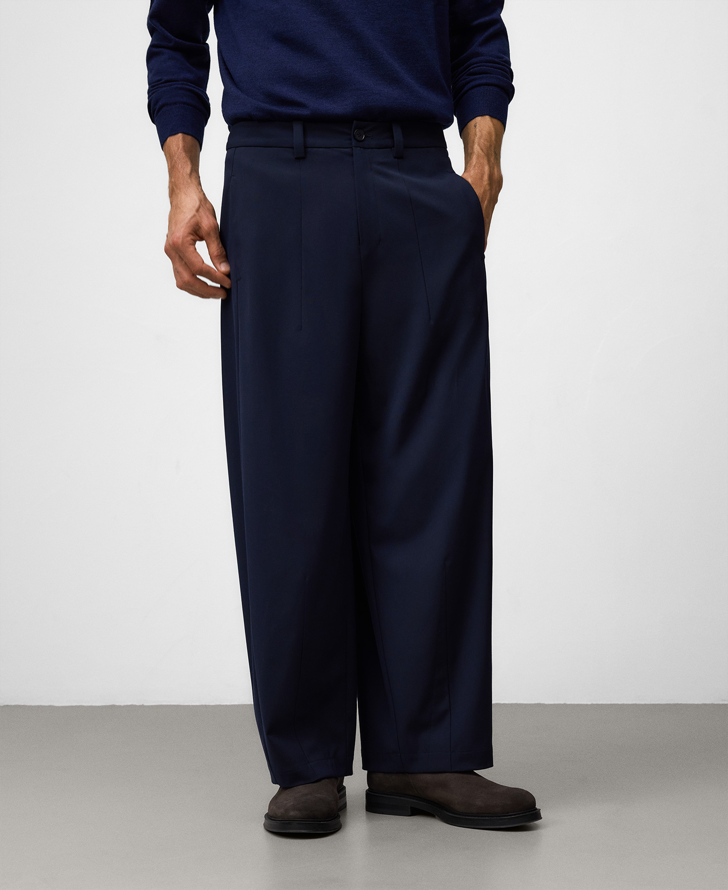 Barrel fit trousers man image number 0