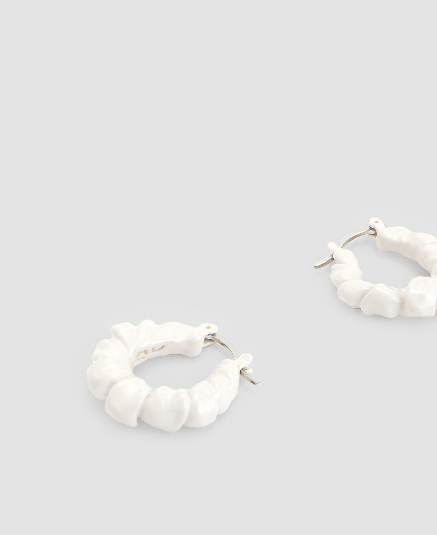 Zinc and resin lacquered earring image number 2