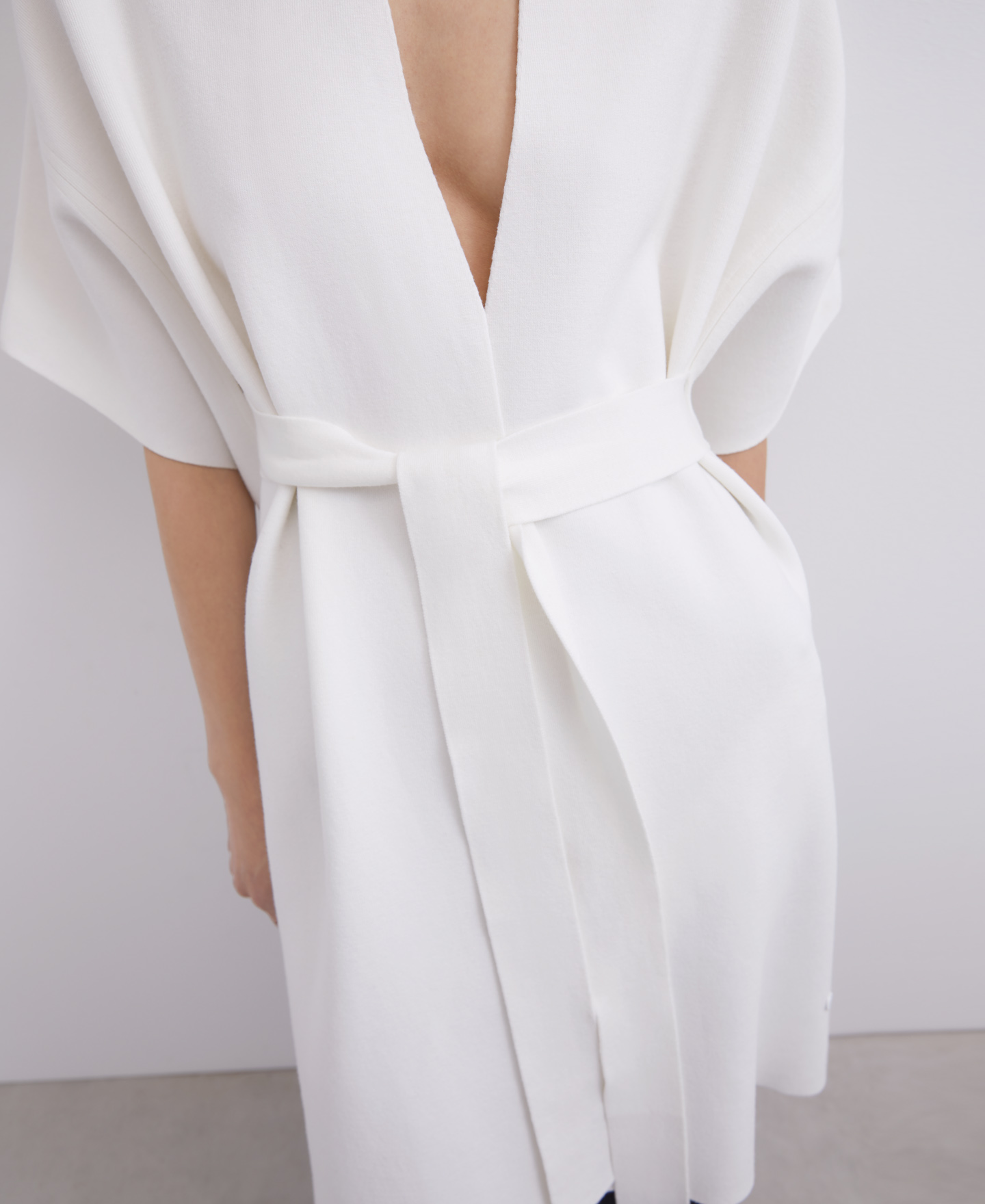 Cerrojillo knit kimono with belt image number 2